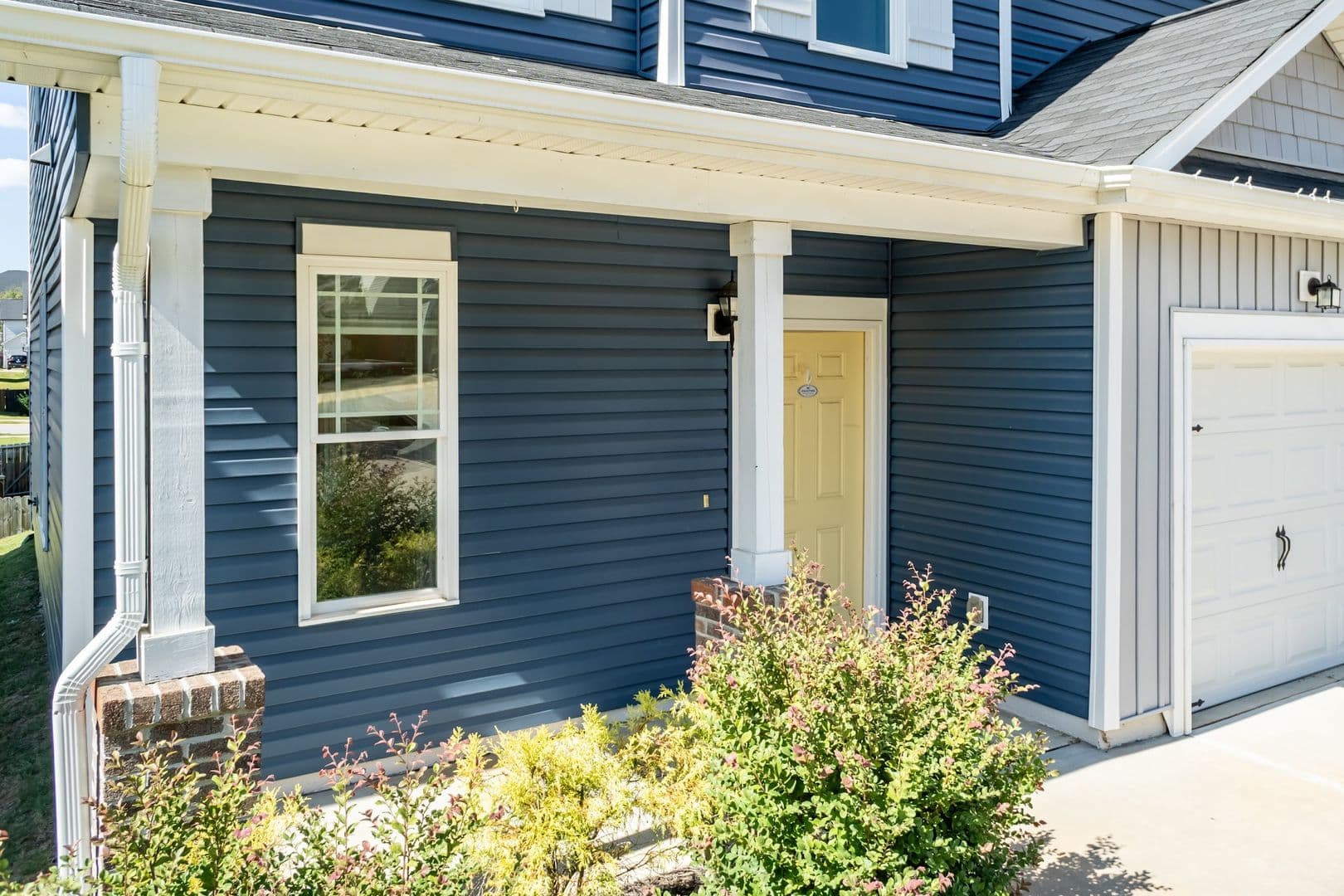 Clayton House: 39 Schoolhouse Way