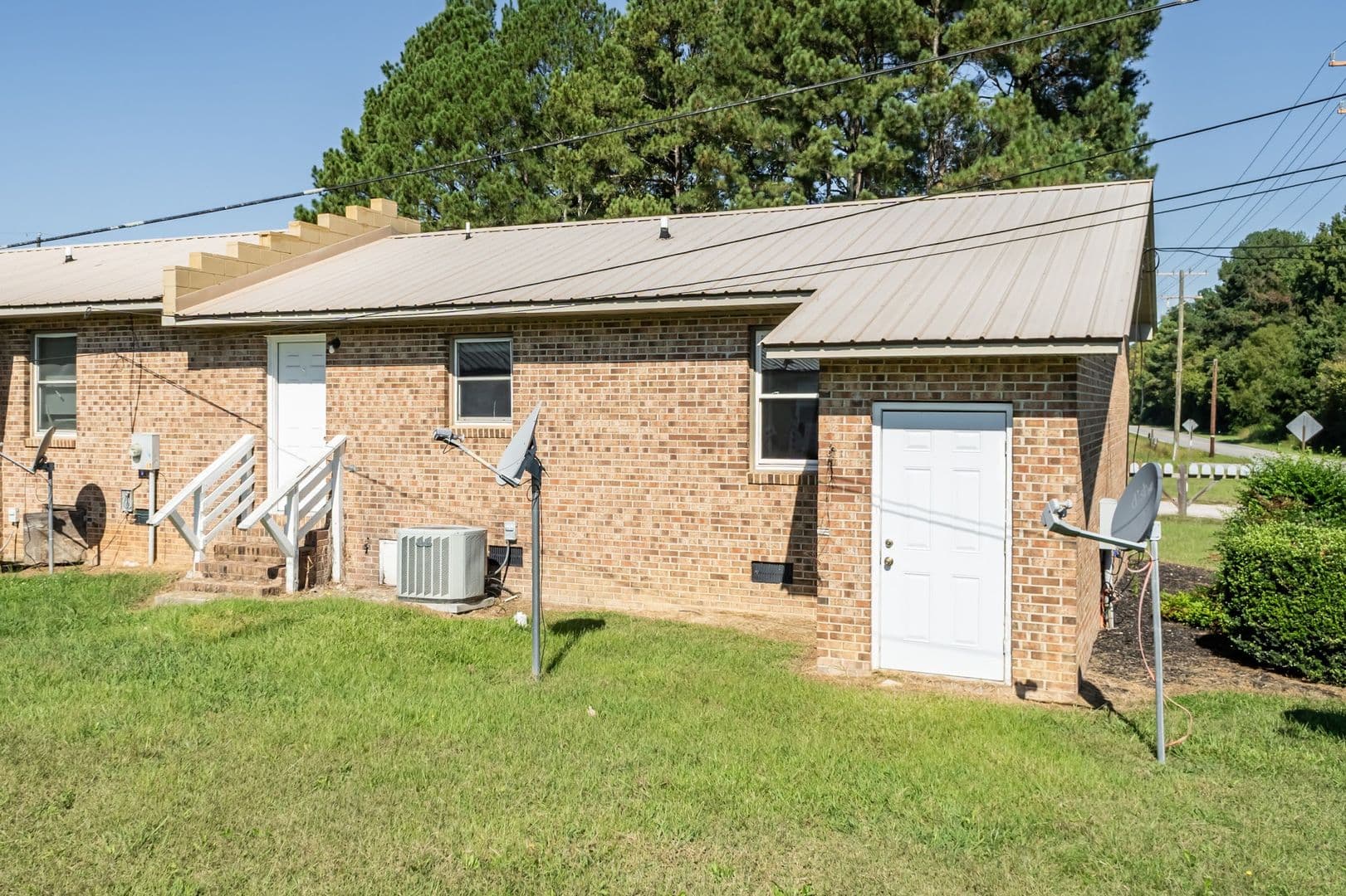 Warrenton House: 103-103 Warrenton Village Dr