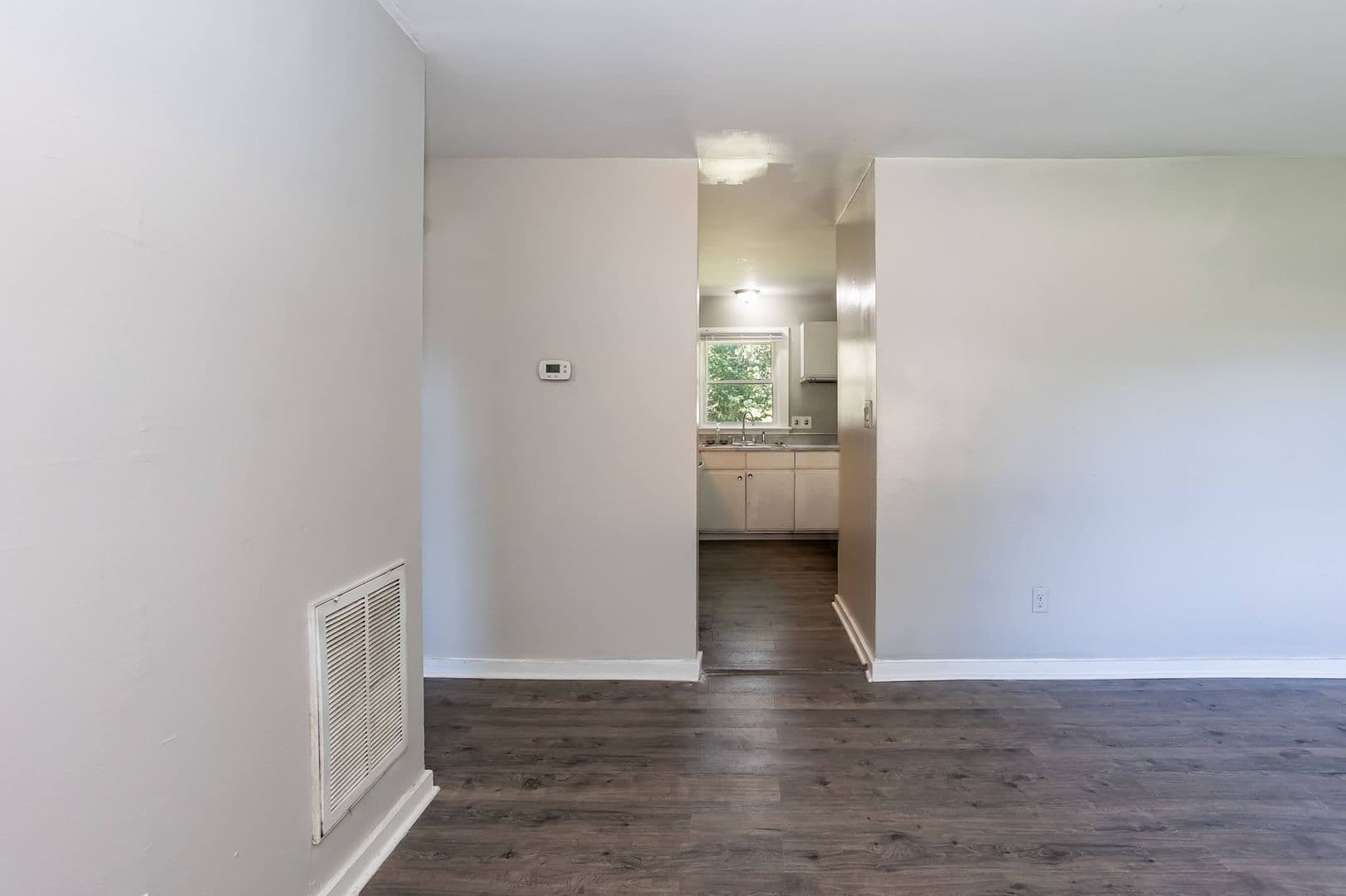 Warrenton House: 110-102 Warrenton Village Dr