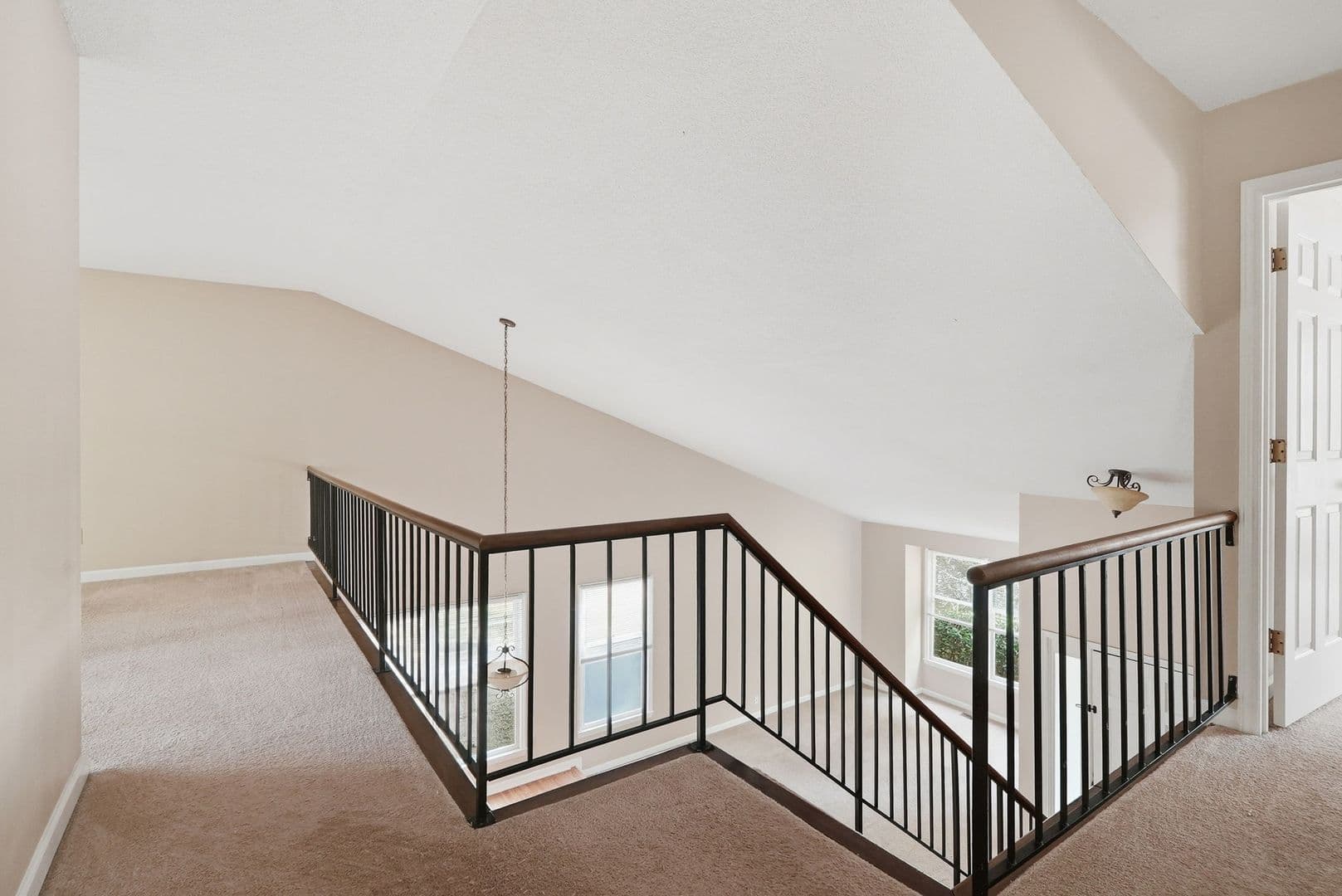 Chapel Hill House: 10 Clover Dr