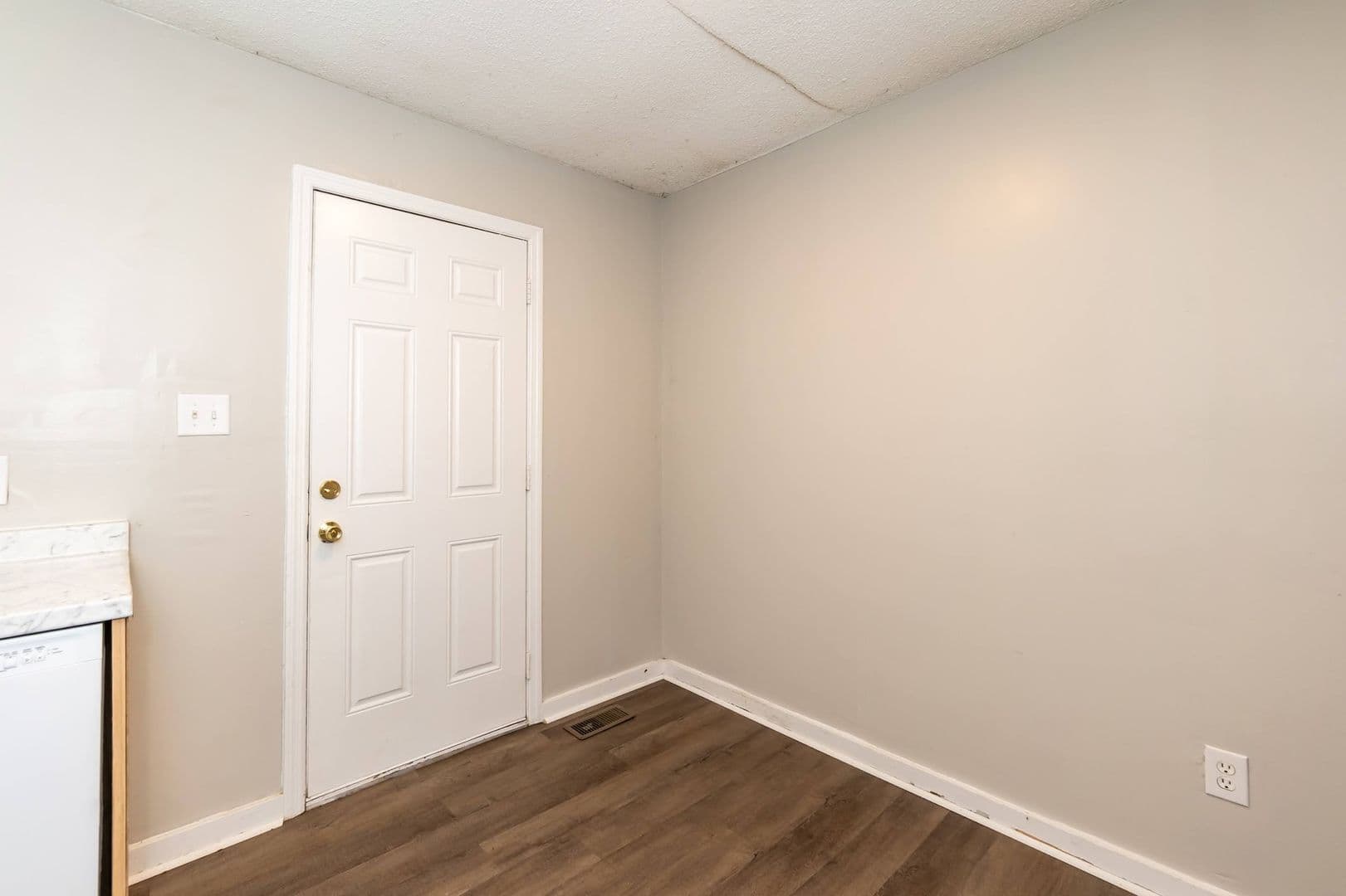 Warrenton House: 103-103 Warrenton Village Dr