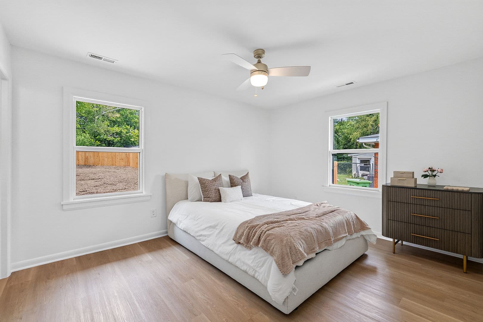 Raleigh House: 420 Peyton St