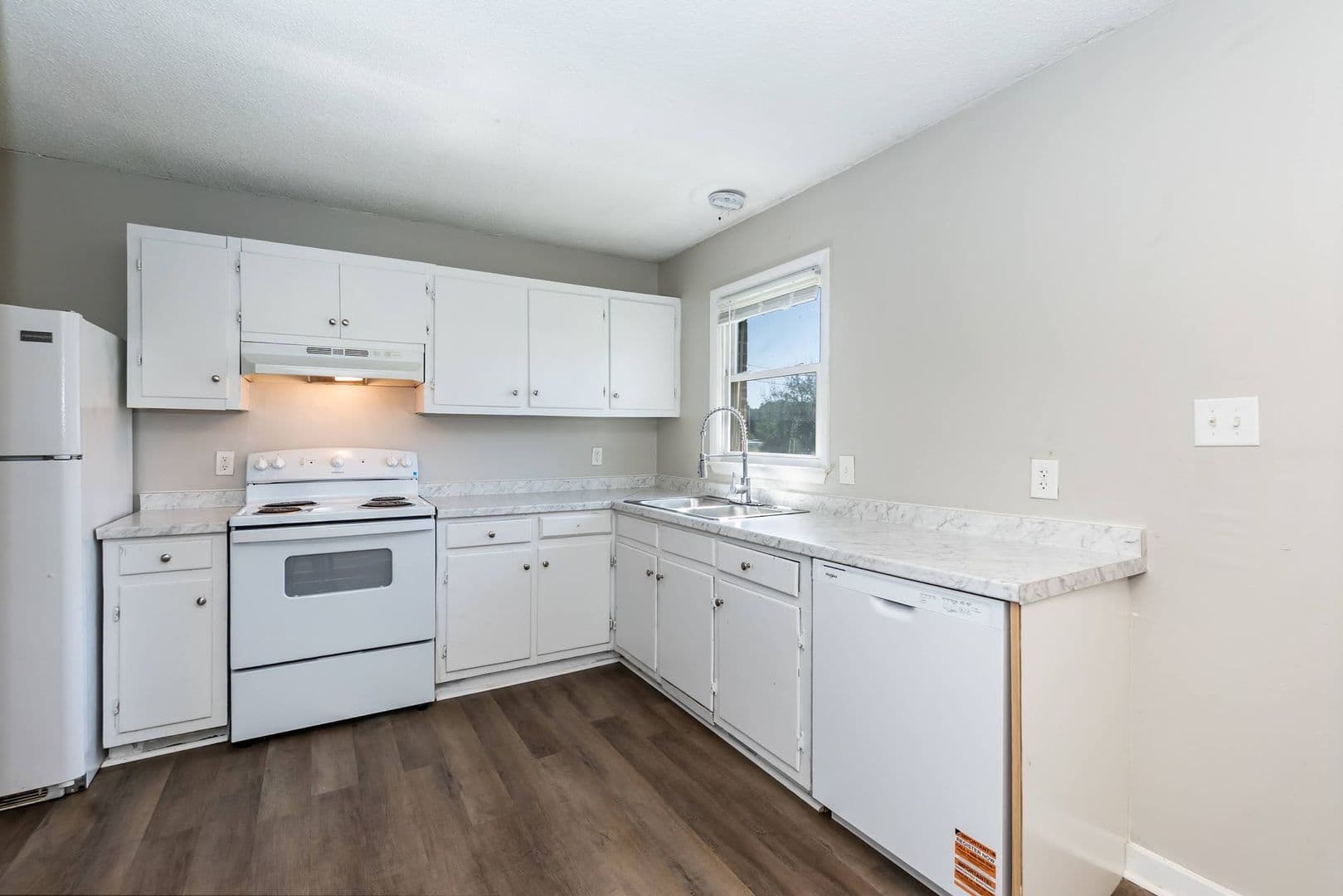 Warrenton House: 103-103 Warrenton Village Dr