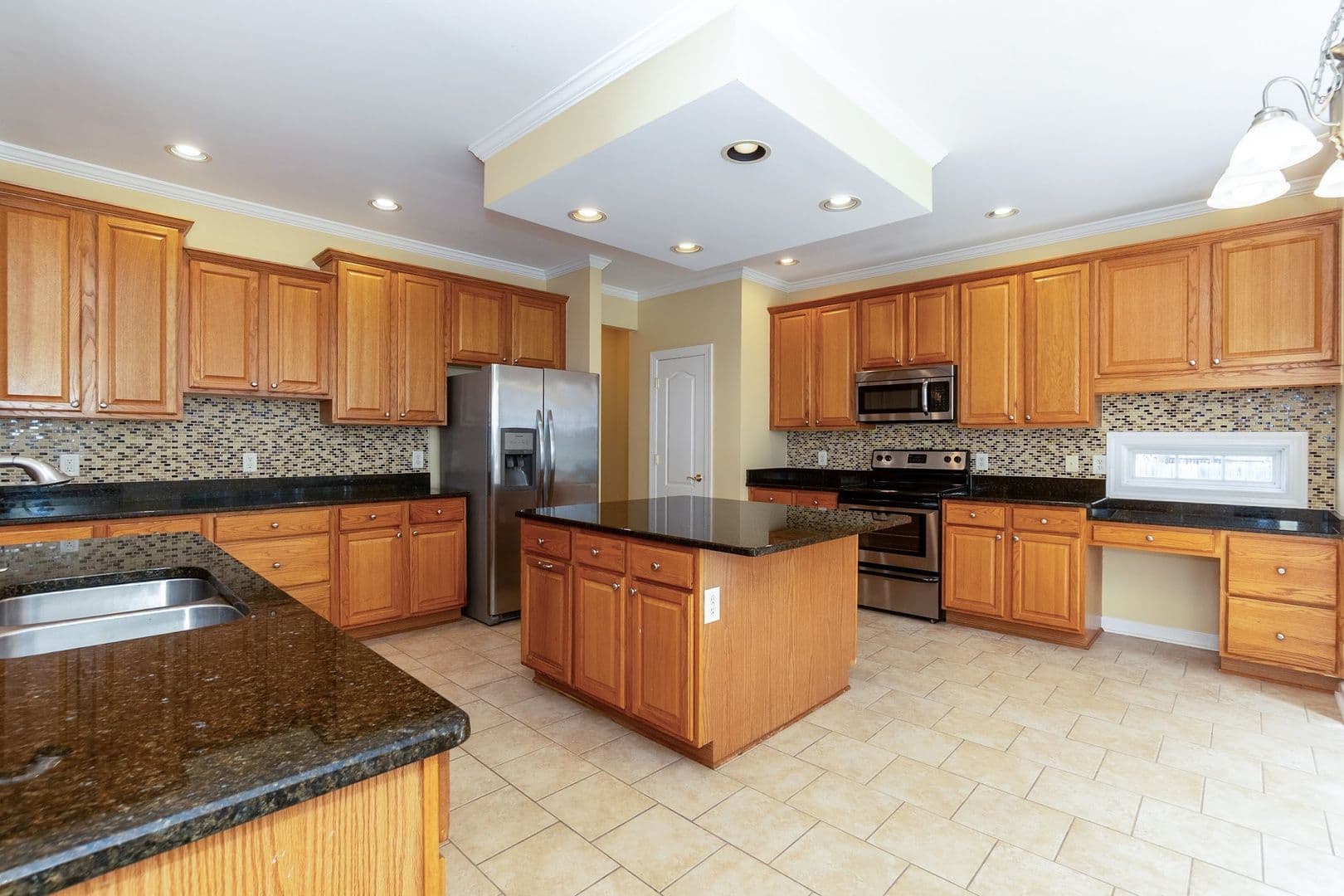 Durham House: 1006 Goldenview Ct
