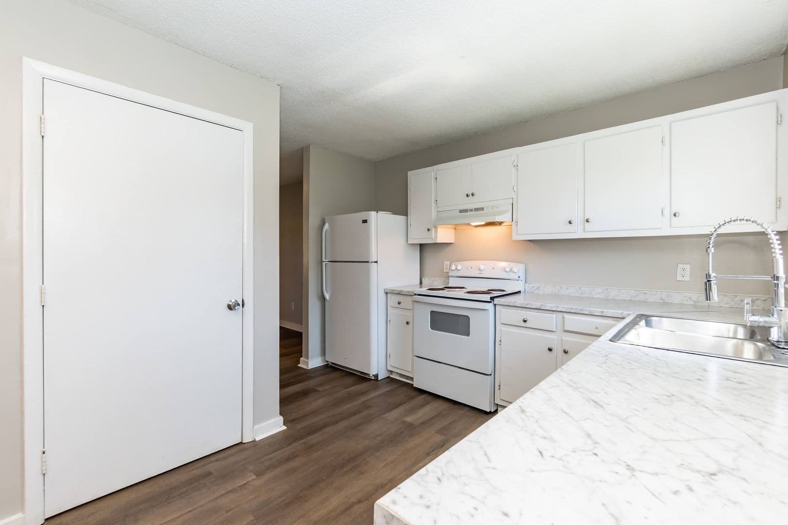 Warrenton House: 103-103 Warrenton Village Dr