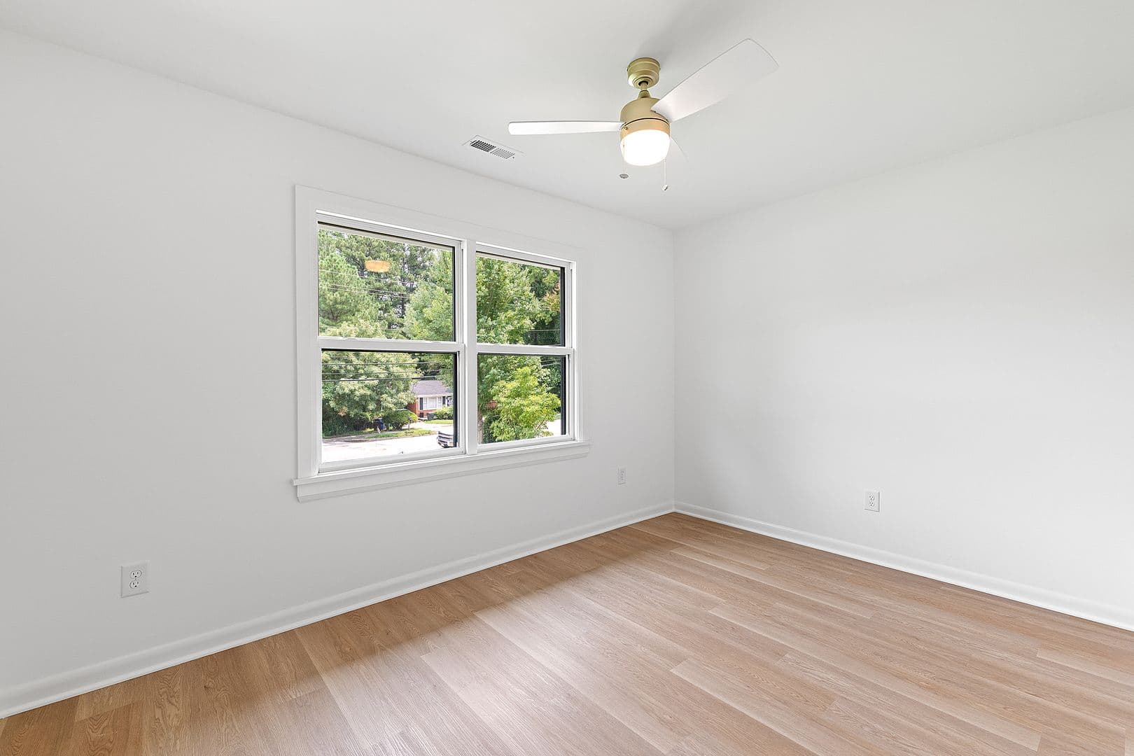 Raleigh House: 420 Peyton St