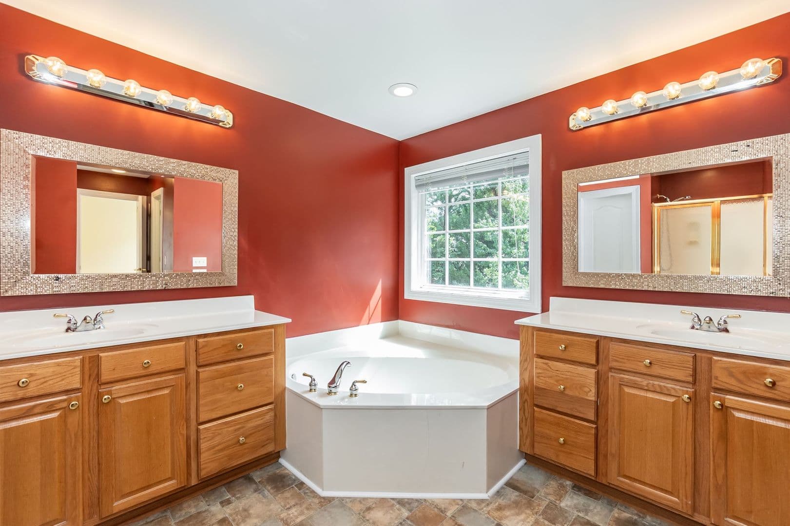 Durham House: 1006 Goldenview Ct
