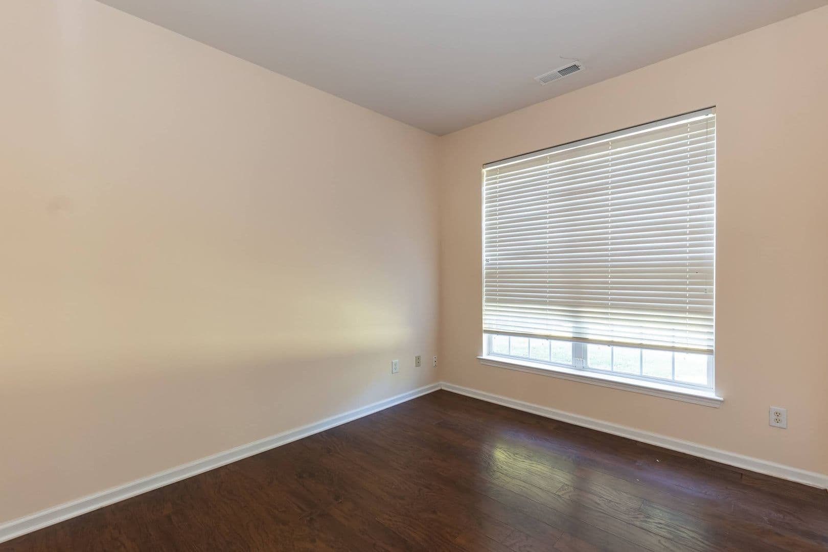 Cary House: 204 Sherwood Forest Place