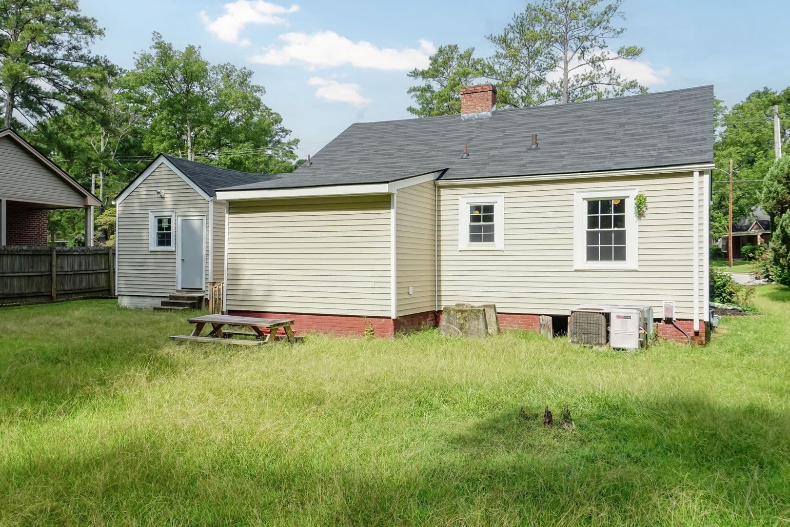 Rocky Mount House: 405 Forest Hill Ave