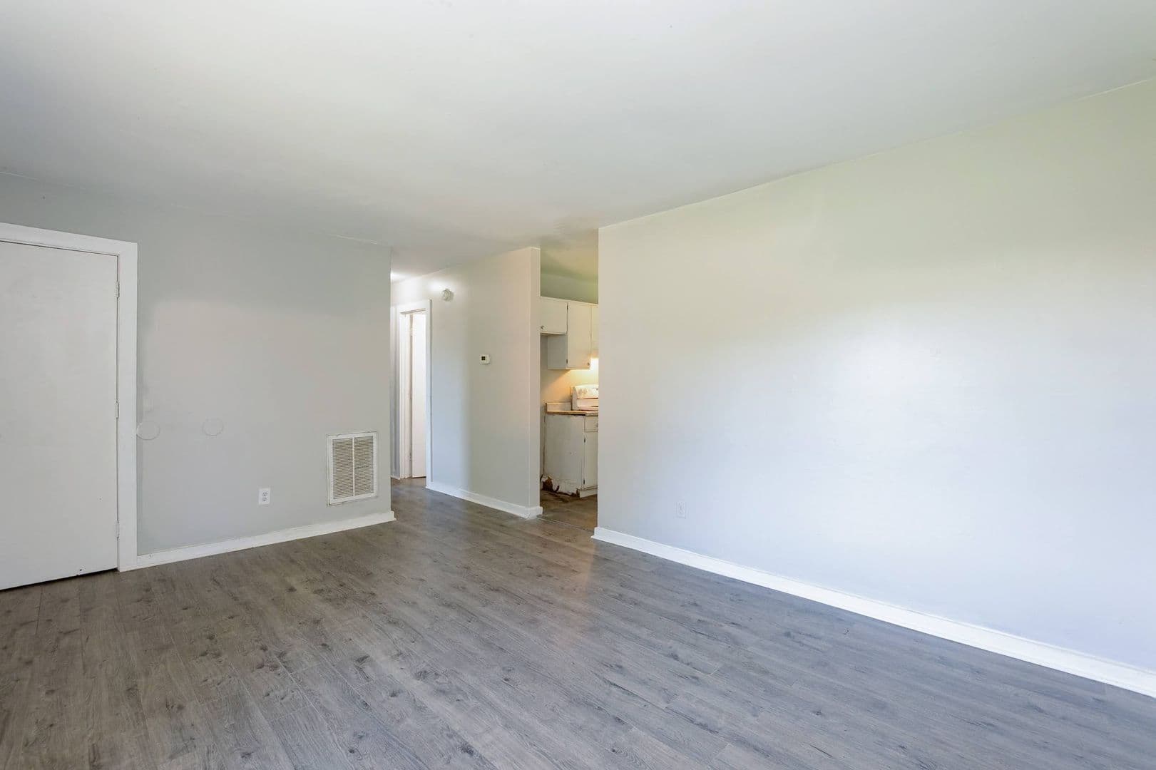 Warrenton House: 110-102 Warrenton Village Dr