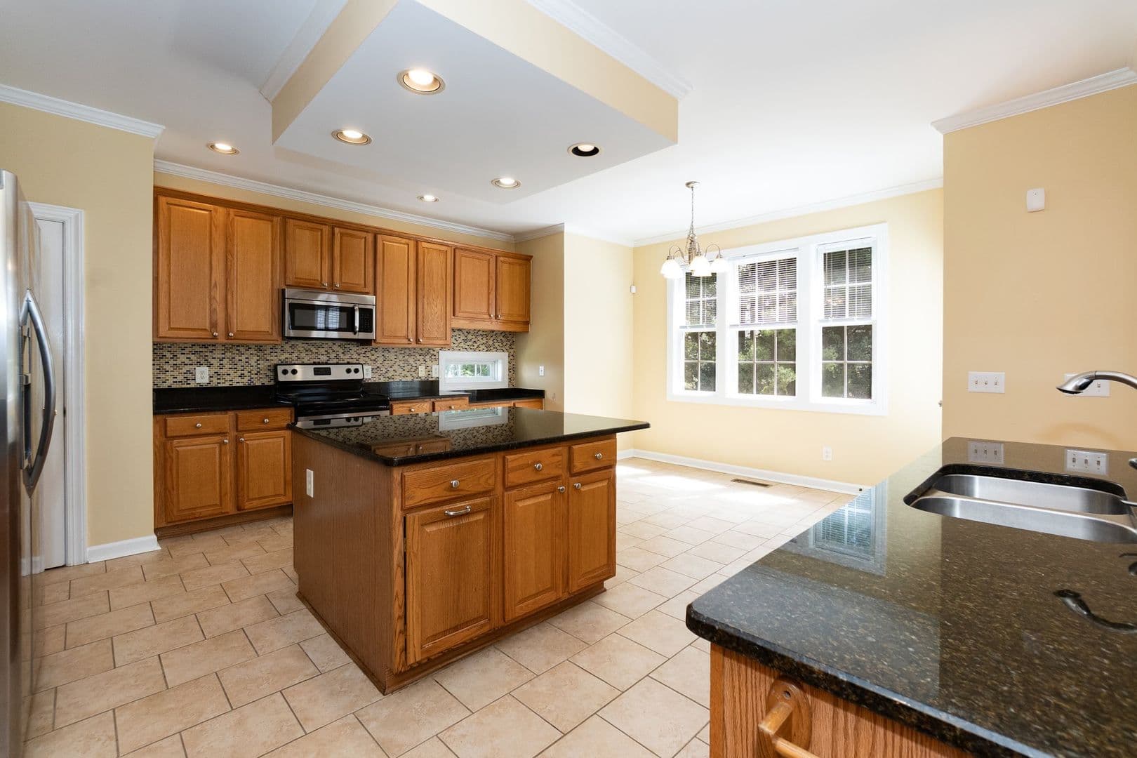Durham House: 1006 Goldenview Ct