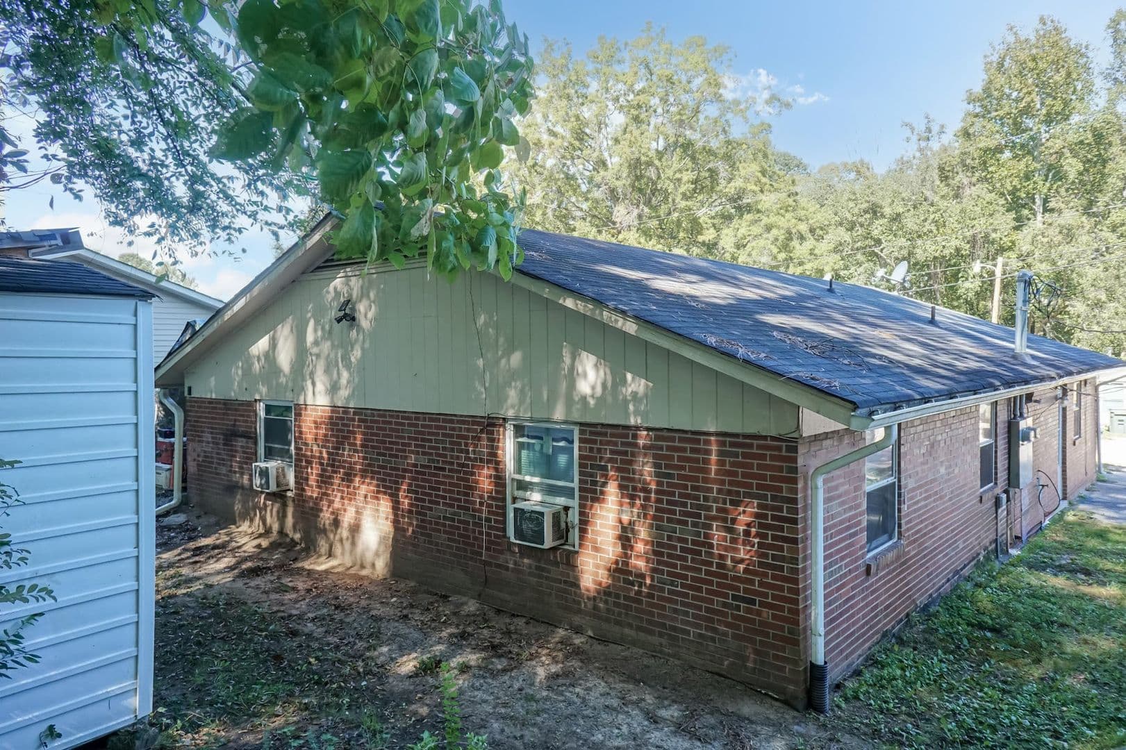 Durham House: 602 A Barton St