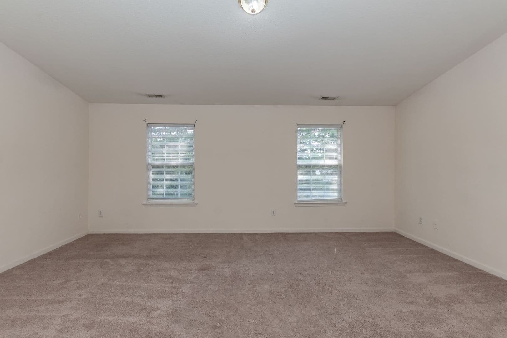 Raleigh House: 8650-112 Neuse Landing Ln
