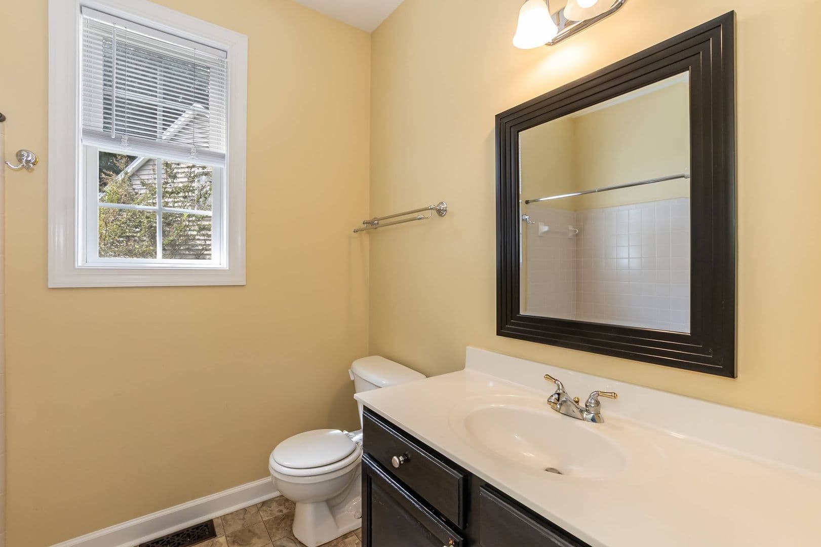 Durham House: 1006 Goldenview Ct