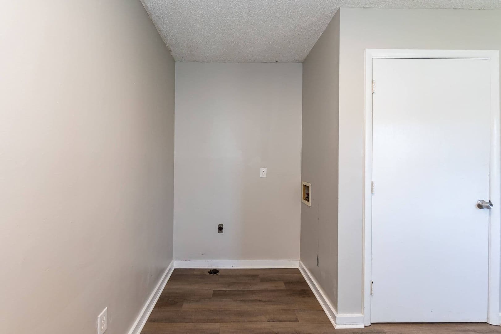Warrenton House: 103-103 Warrenton Village Dr