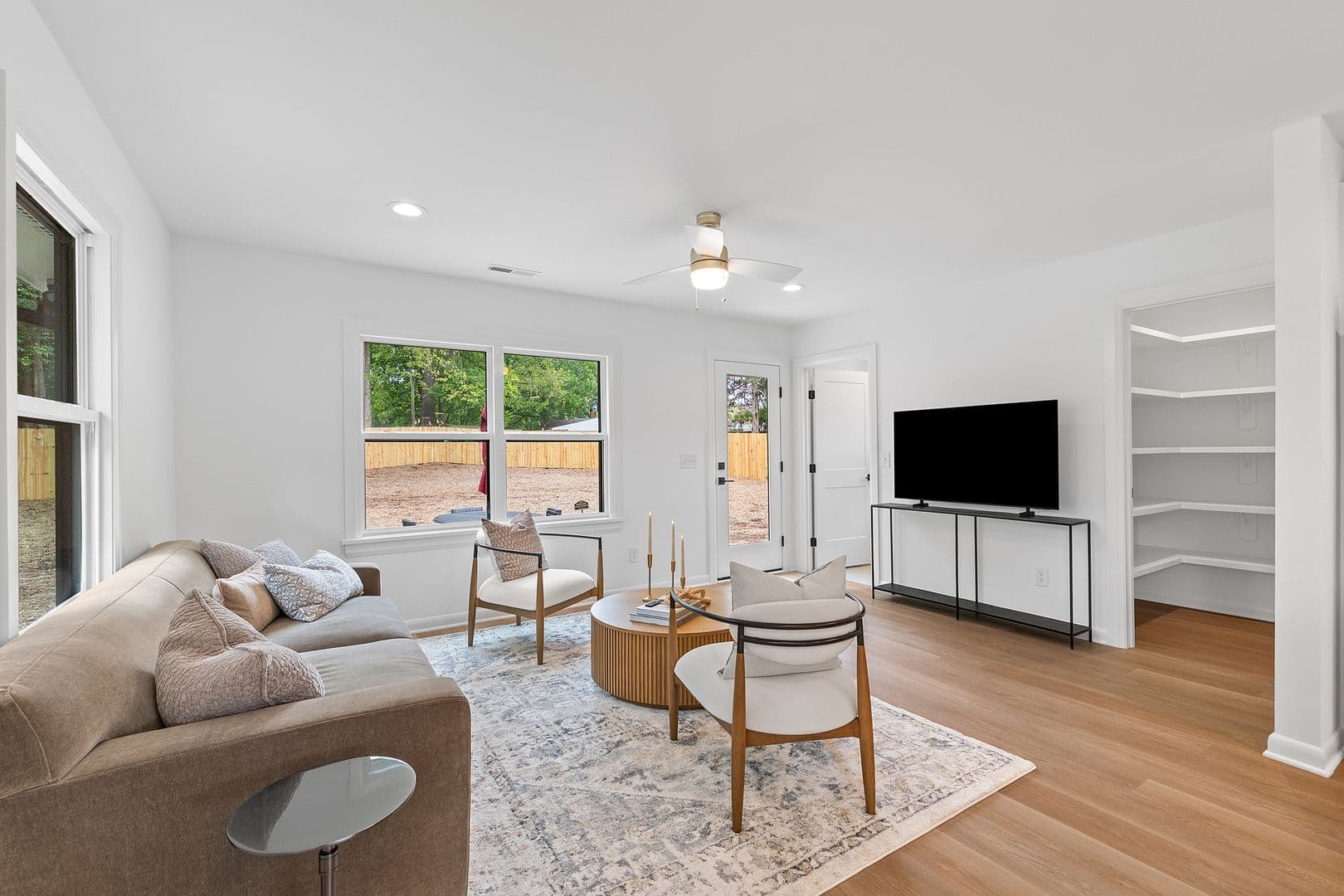 Raleigh House: 420 Peyton St