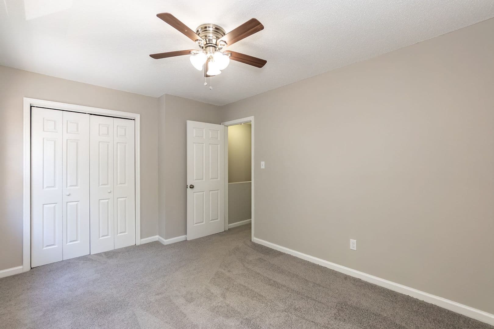 Durham House: 1507 Clermont Rd T-20