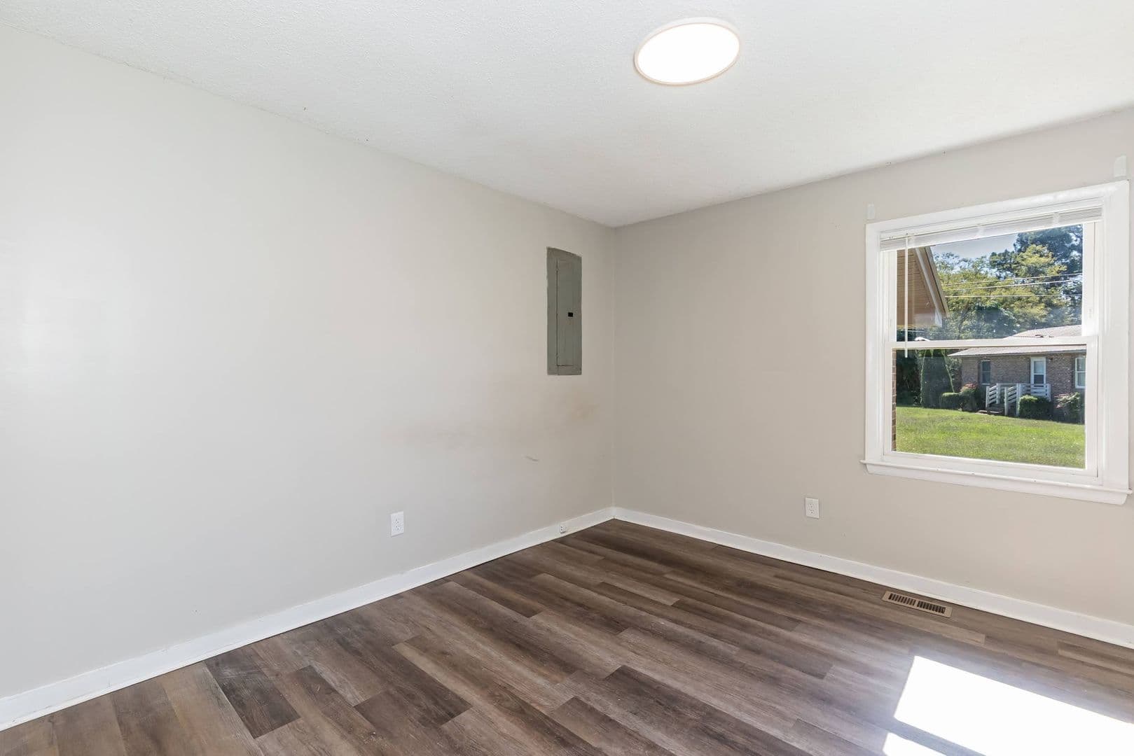 Warrenton House: 103-103 Warrenton Village Dr