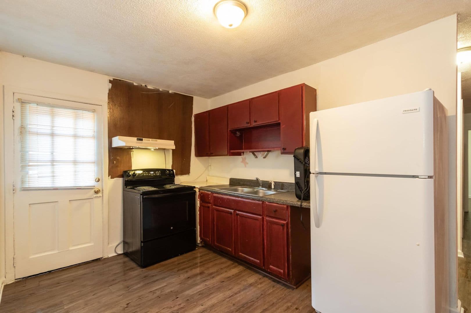 Durham House: 602 A Barton St