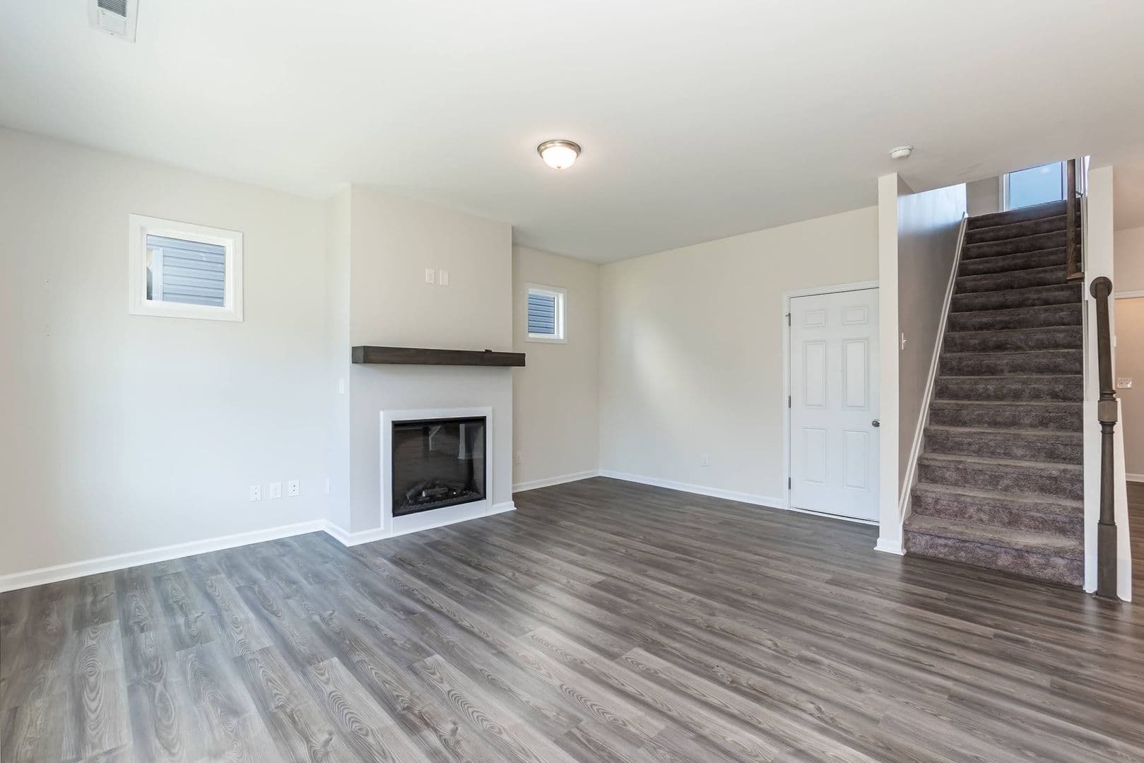Clayton House: 39 Schoolhouse Way