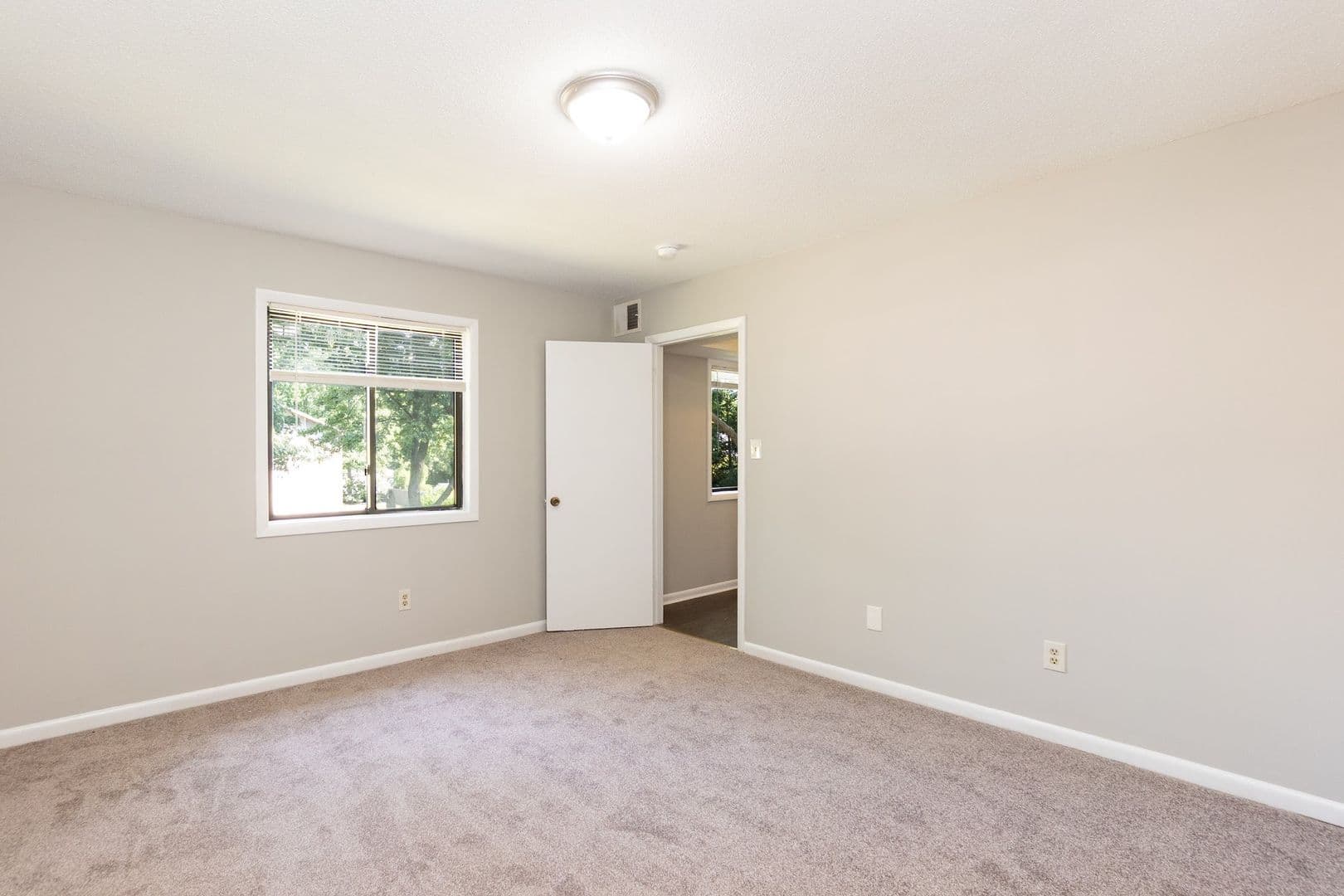 Raleigh Apartment: 2900 Ligon St