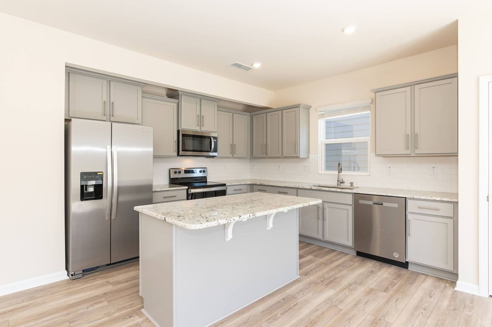Wendell House: 1498 Rhodes Pond St