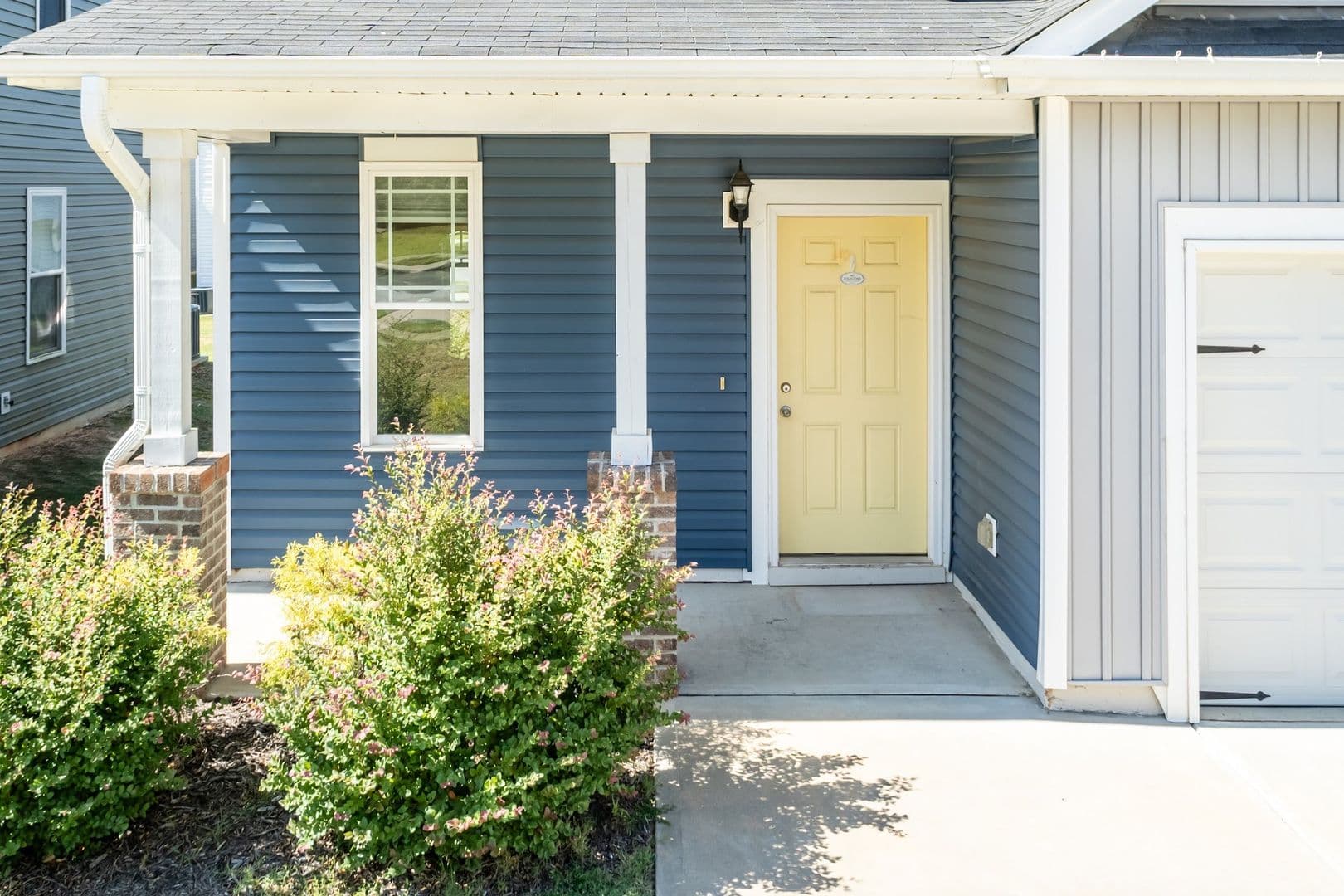 Clayton House: 39 Schoolhouse Way
