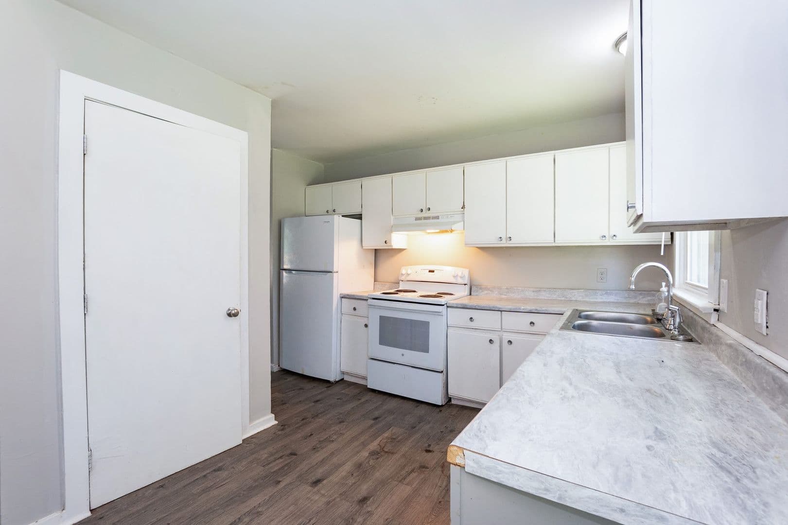 Warrenton House: 110-102 Warrenton Village Dr