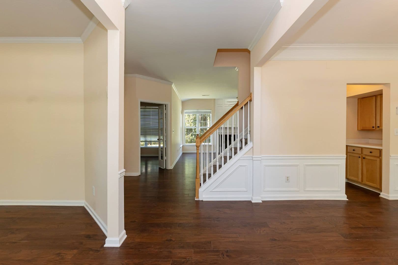 Cary House: 204 Sherwood Forest Place