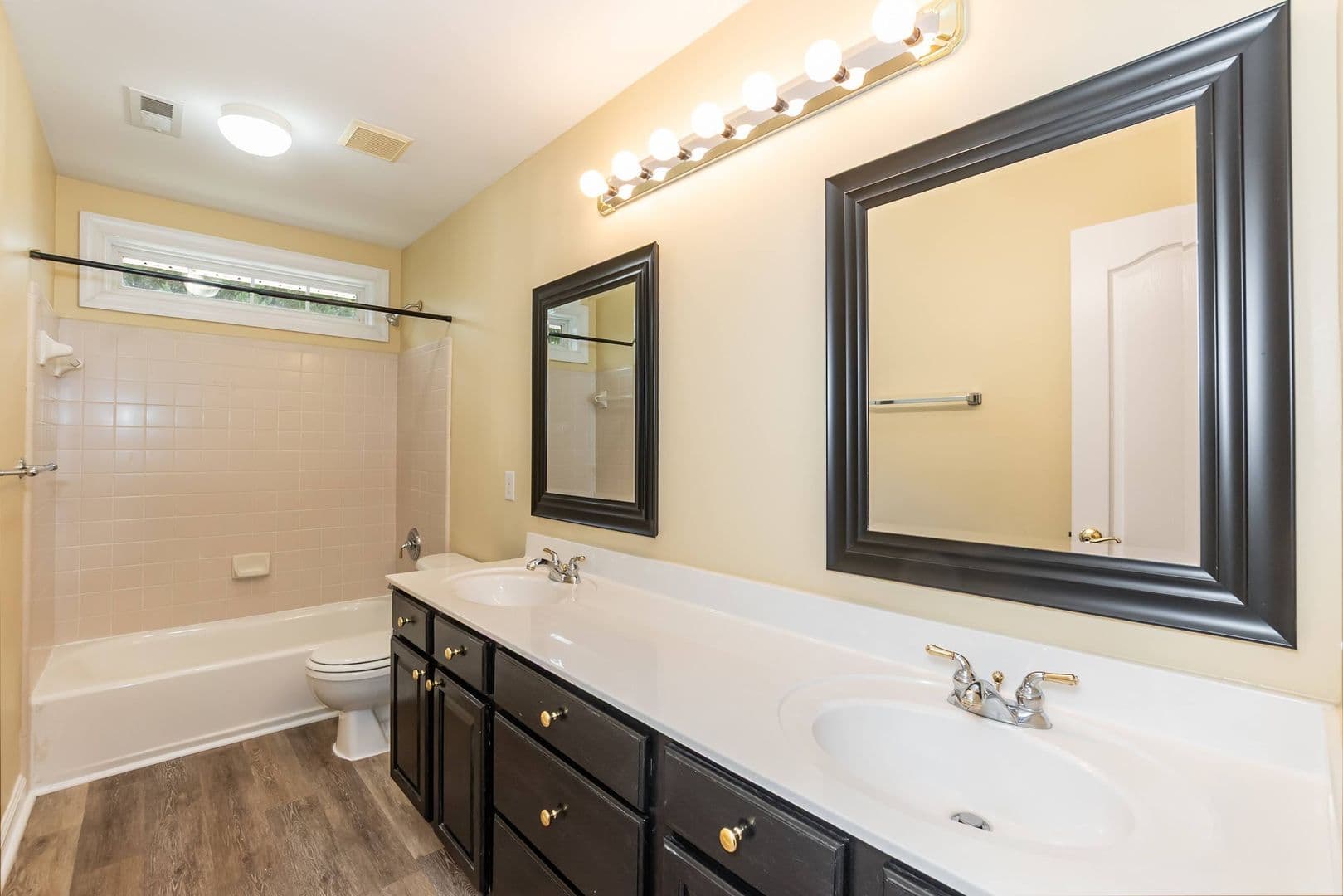 Durham House: 1006 Goldenview Ct