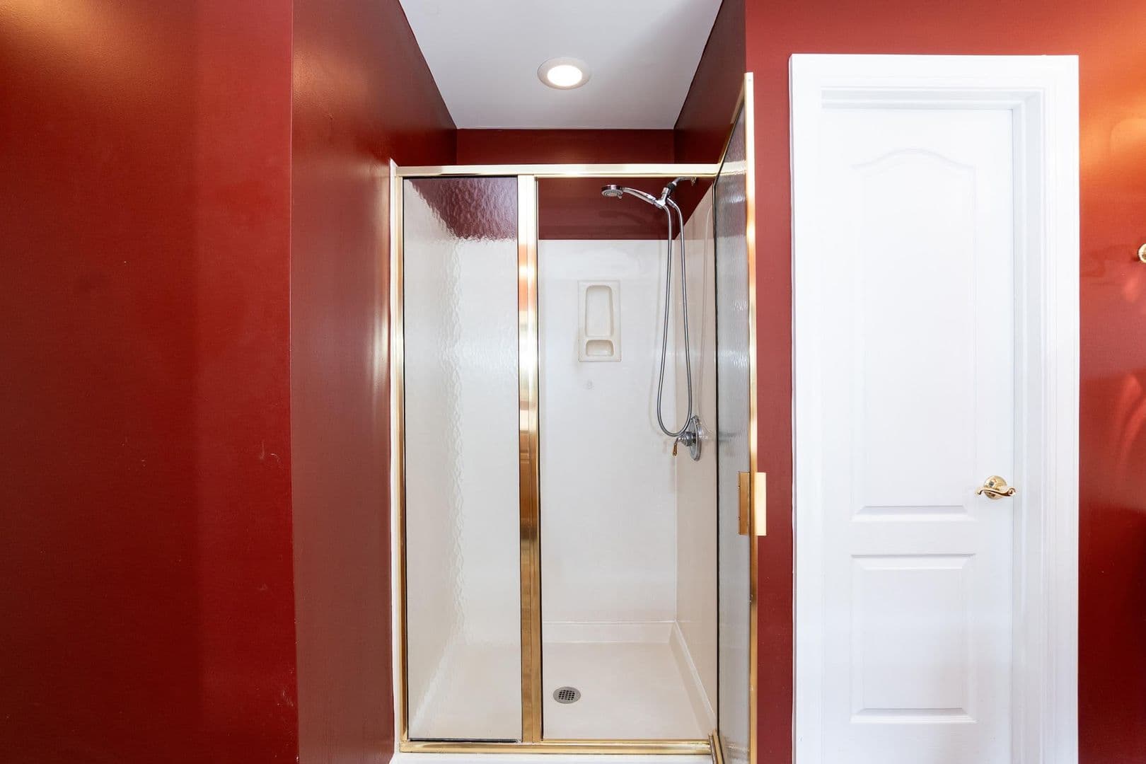Durham House: 1006 Goldenview Ct