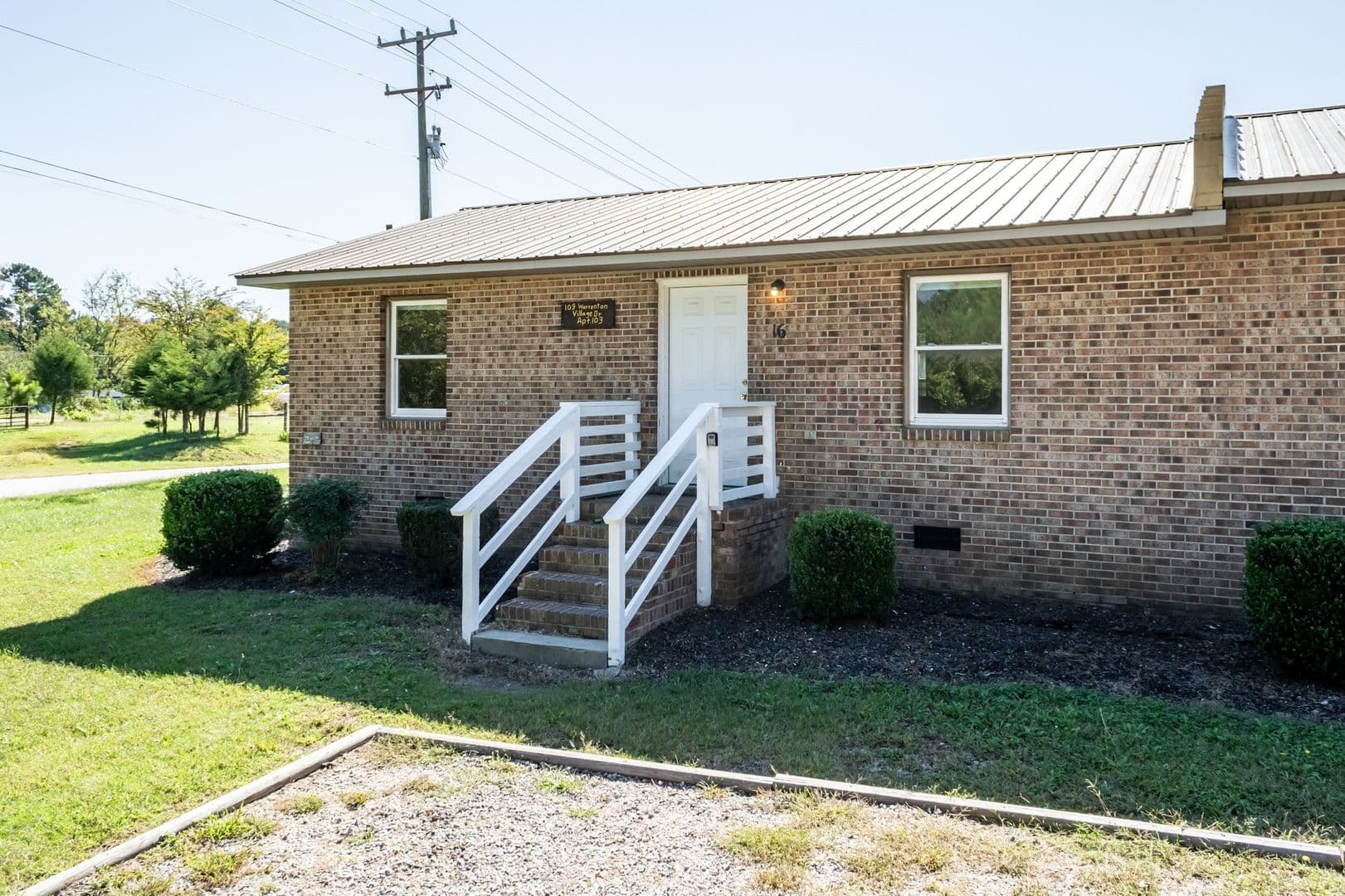 Warrenton House: 103-103 Warrenton Village Dr