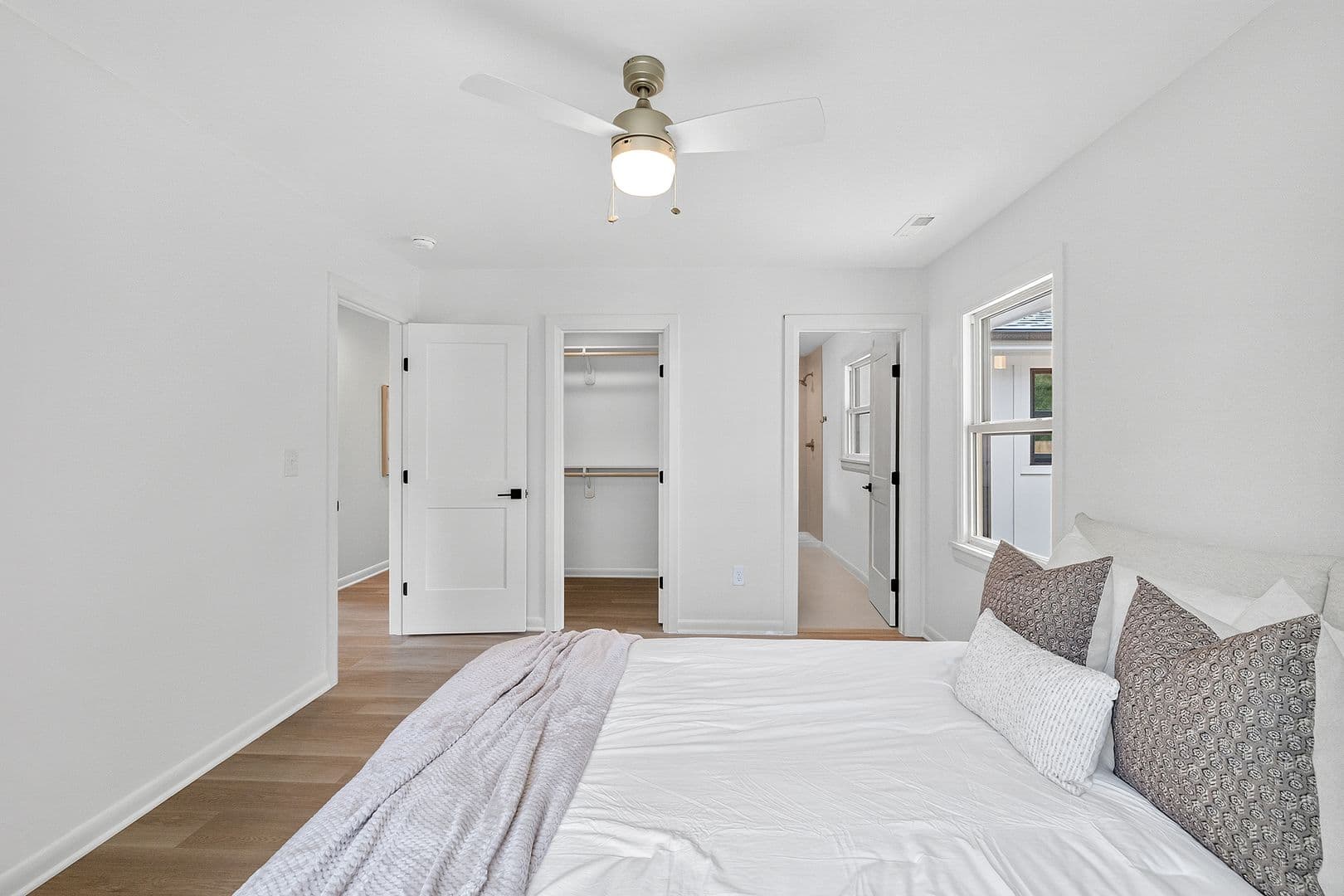 Raleigh House: 420 Peyton St