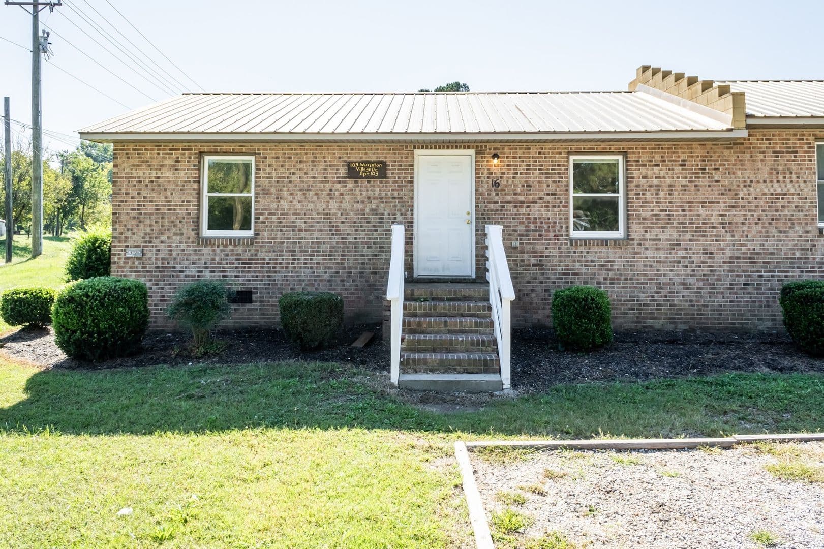 Warrenton House: 103-103 Warrenton Village Dr