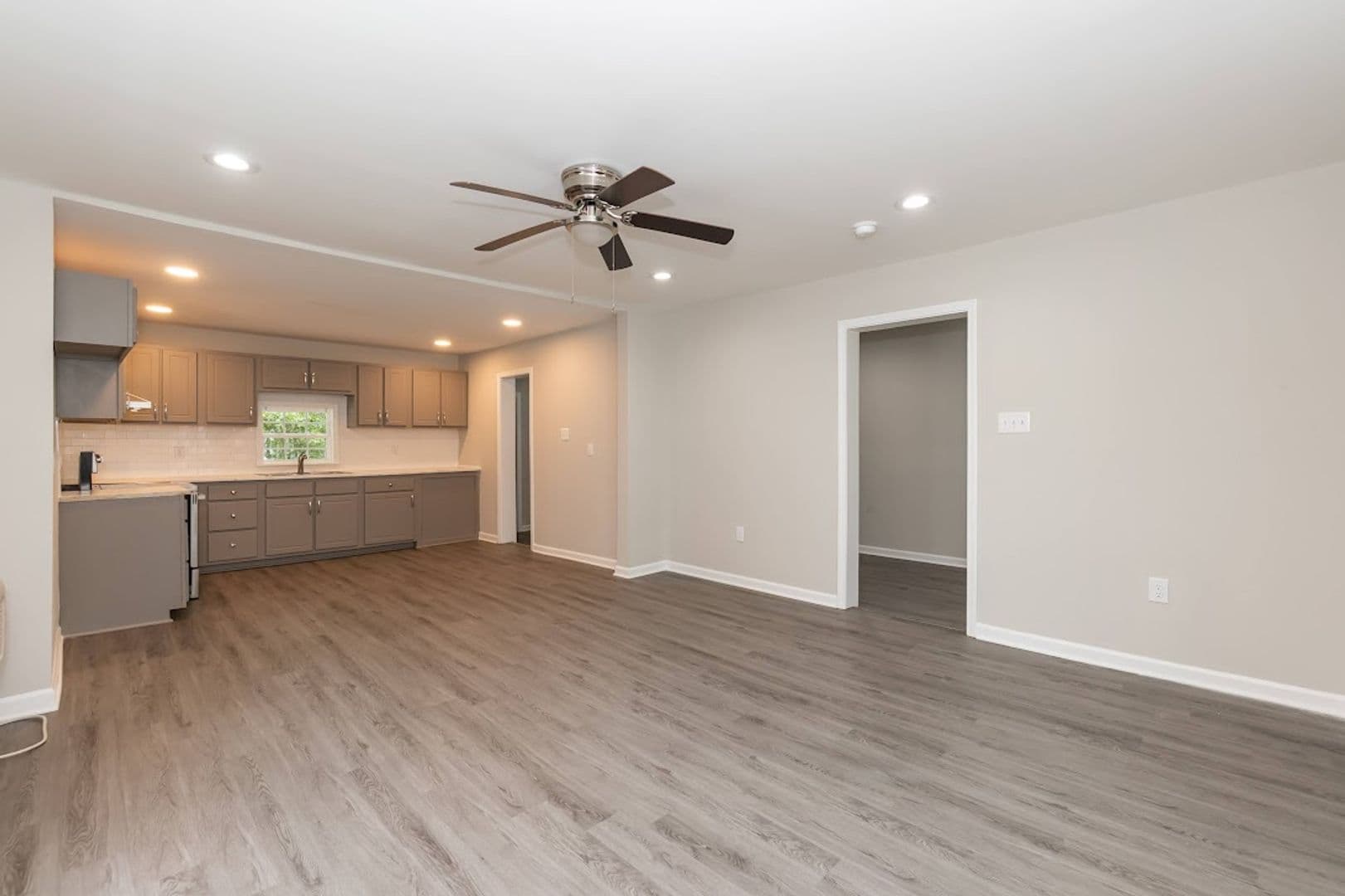Rocky Mount House: 823 Branch St