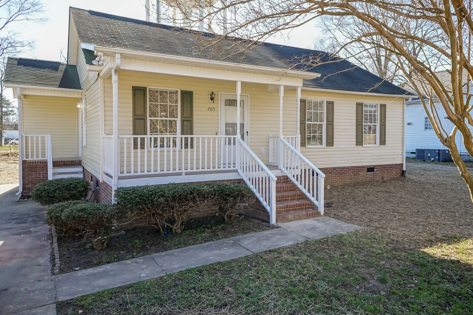 Zebulon House: 205 W Horton St