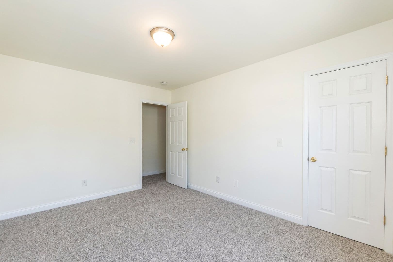 Apex House: 1107 Shackleton Rd.