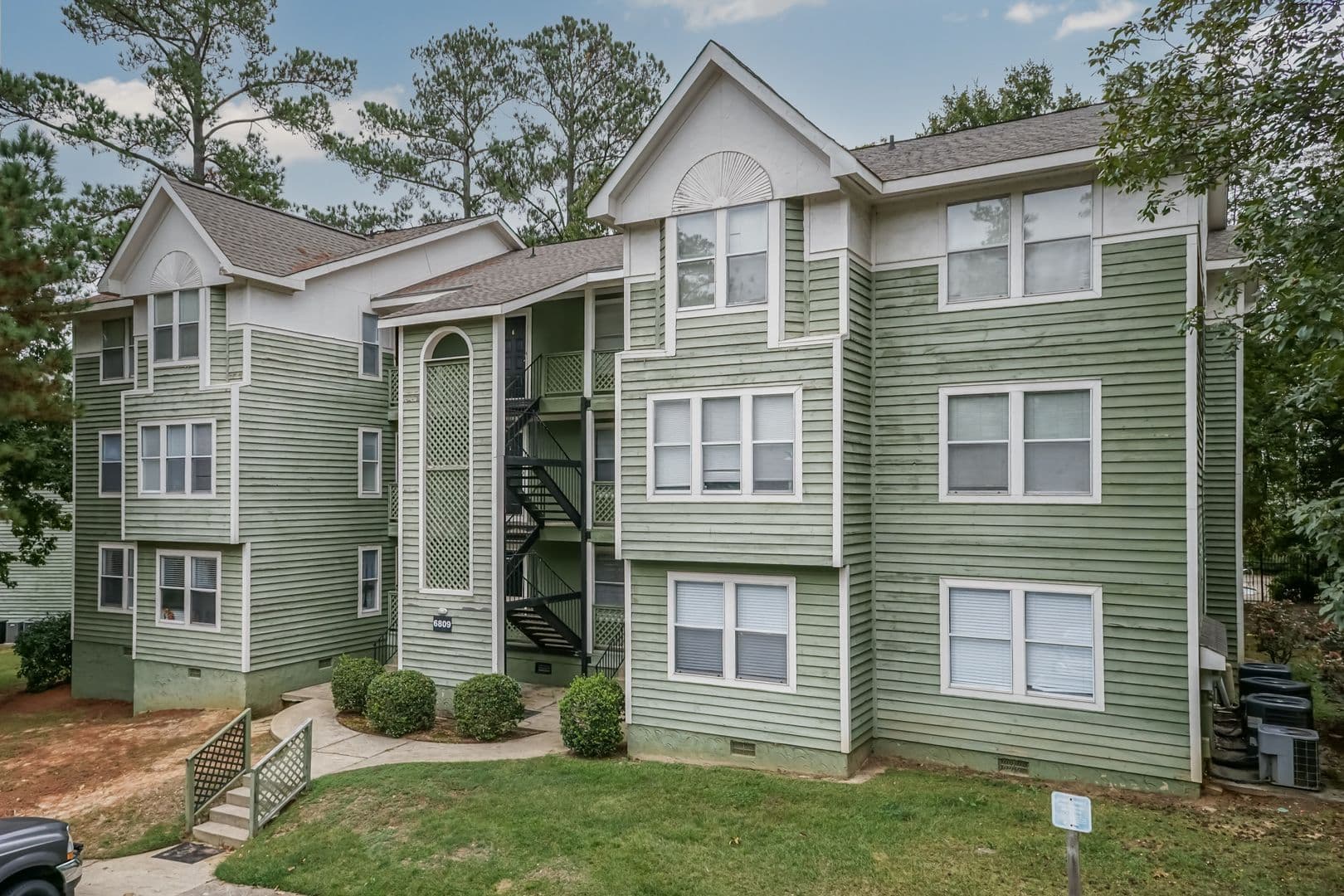 Fayetteville House: 6809 Willowbrook Dr Apt 2