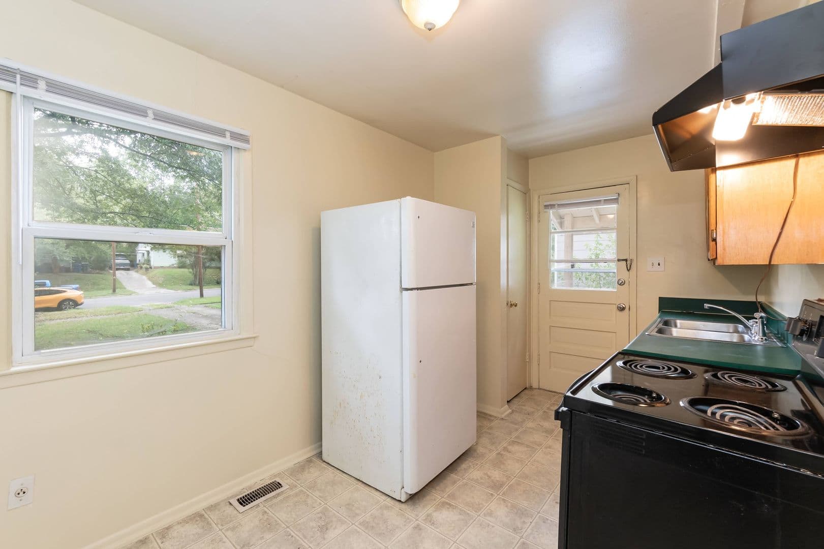 Durham House: 817 S Plum St