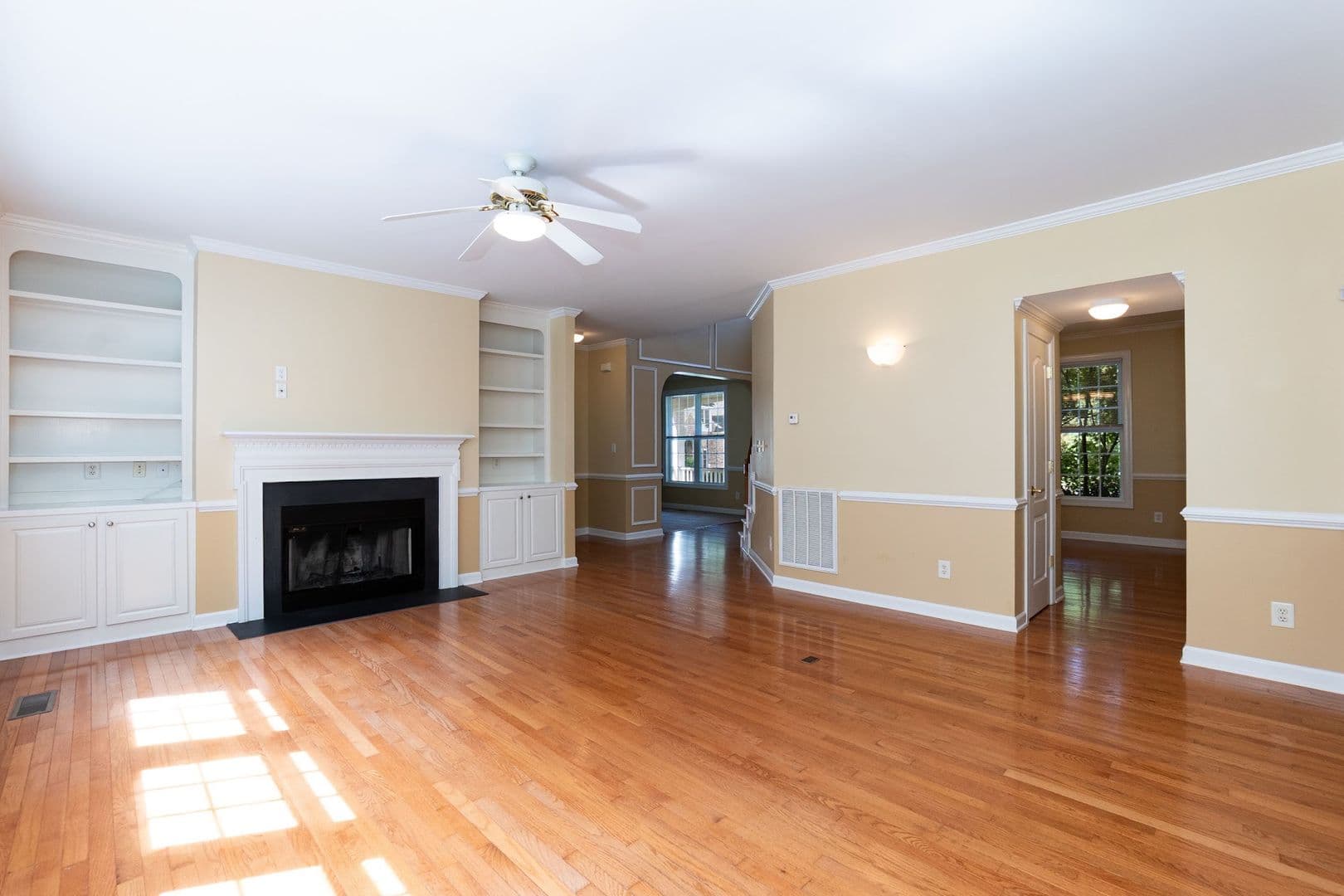 Durham House: 1006 Goldenview Ct