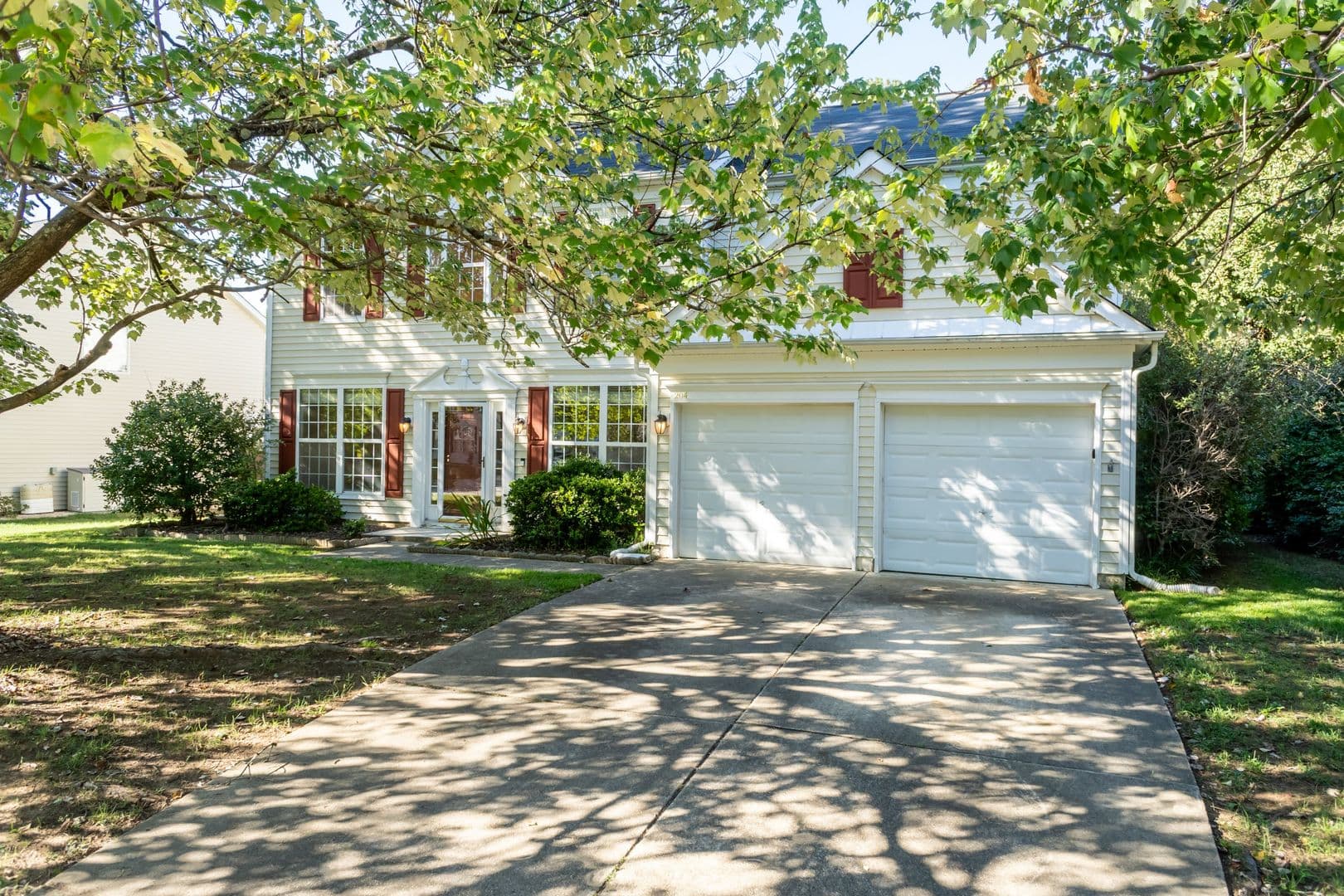 Cary House: 204 Sherwood Forest Place