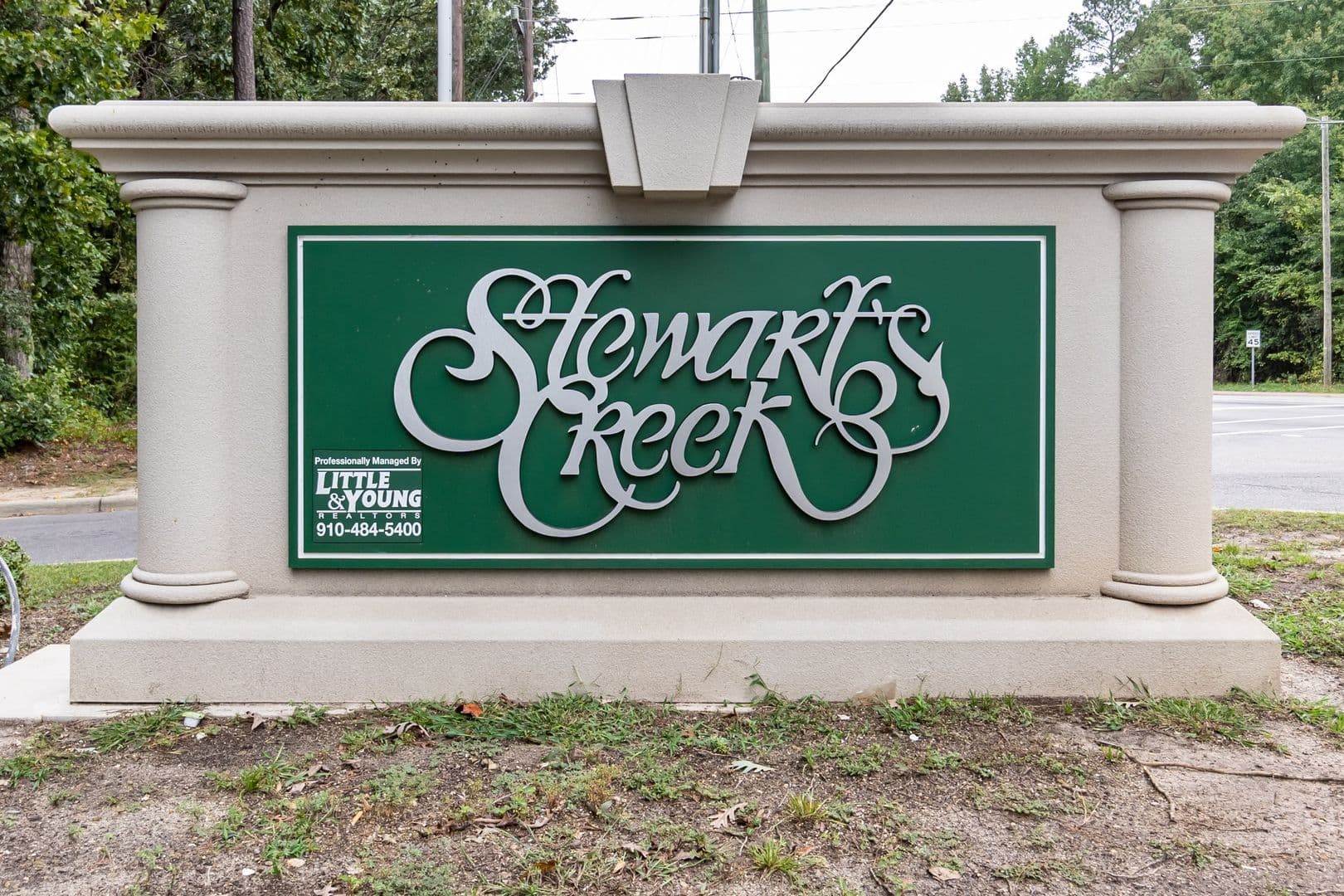 Fayetteville House: 6809 Willowbrook Dr Apt 2