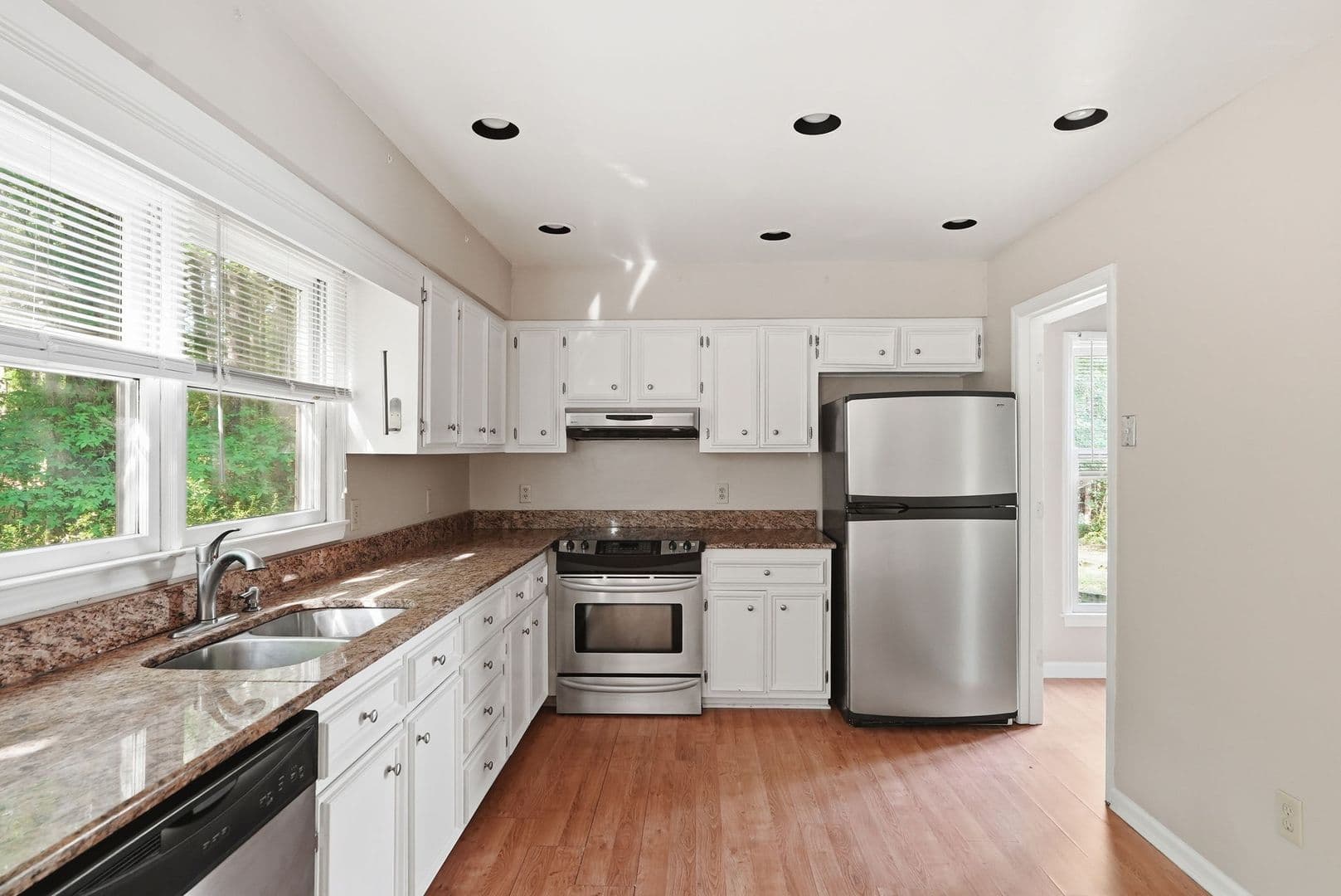 Chapel Hill House: 10 Clover Dr