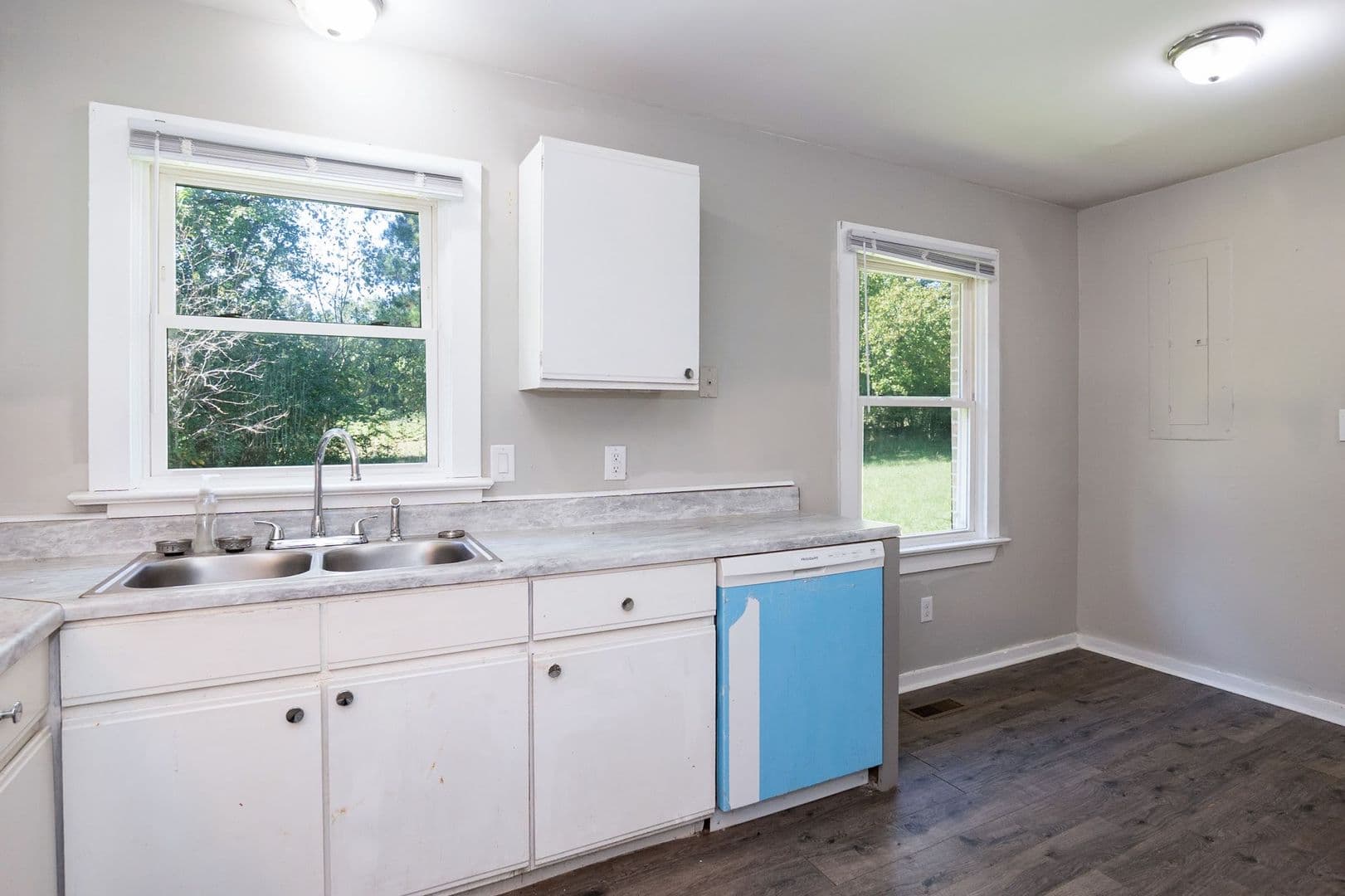 Warrenton House: 110-102 Warrenton Village Dr
