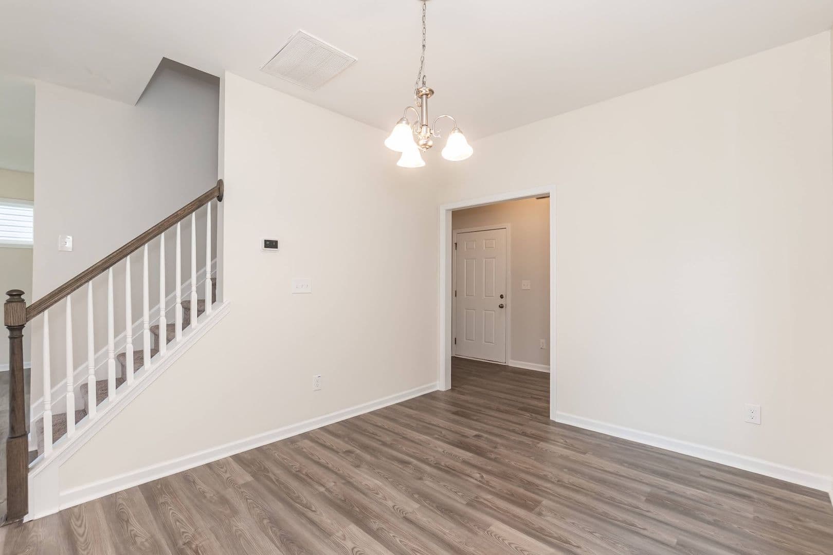 Clayton House: 39 Schoolhouse Way