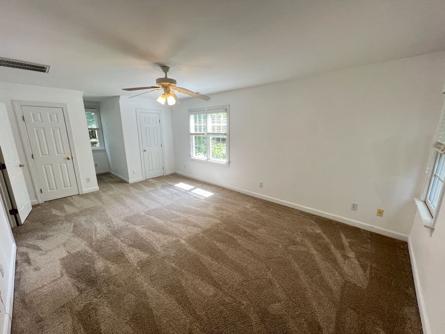 Cary House: 121 Barriedale Circle