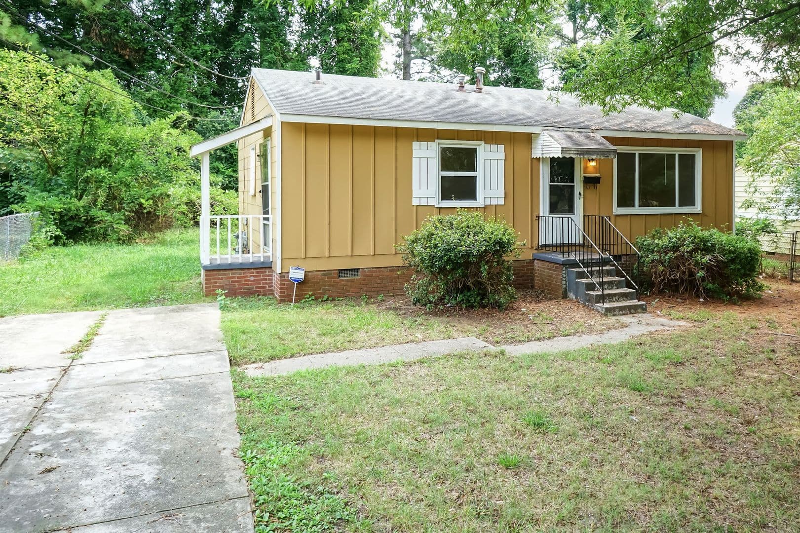 Durham House: 817 S Plum St