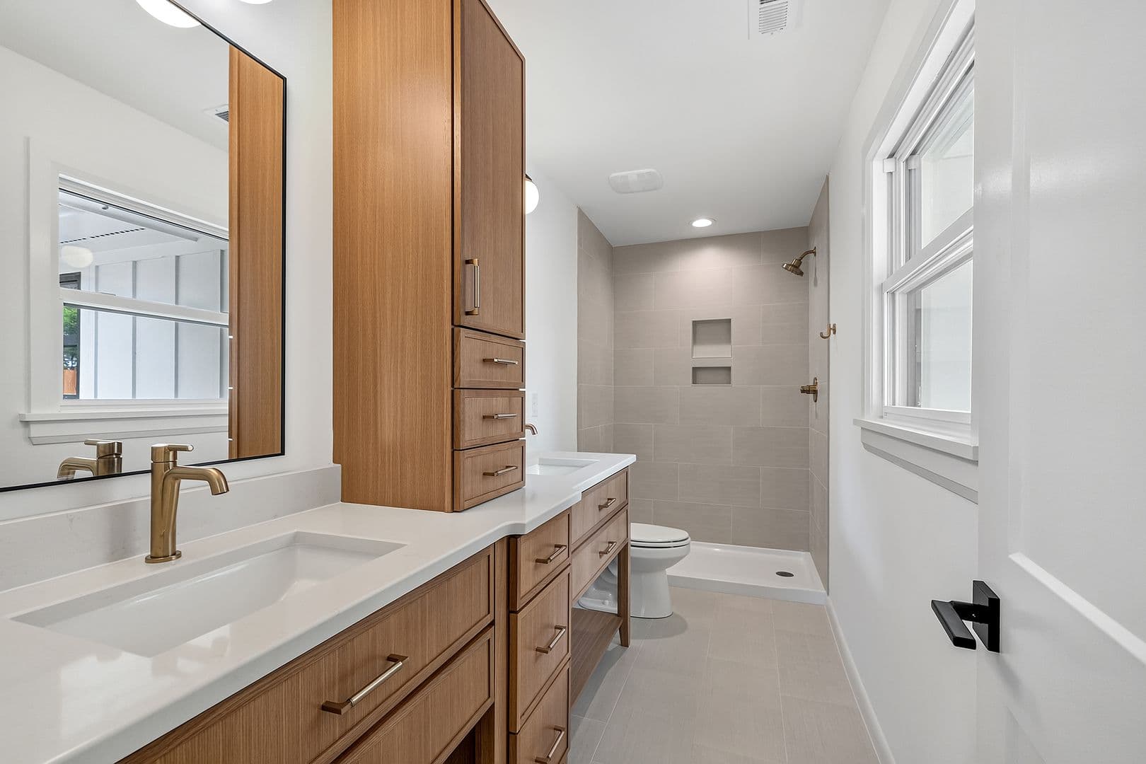 Raleigh House: 420 Peyton St