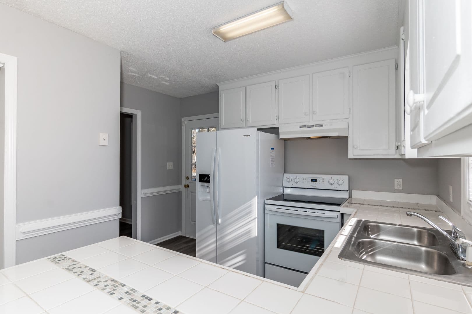 Zebulon House: 205 W Horton St