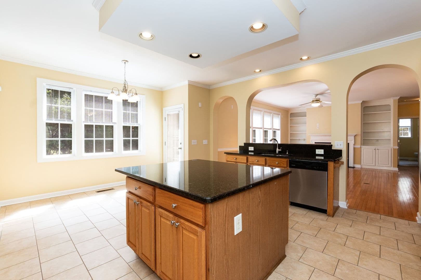 Durham House: 1006 Goldenview Ct